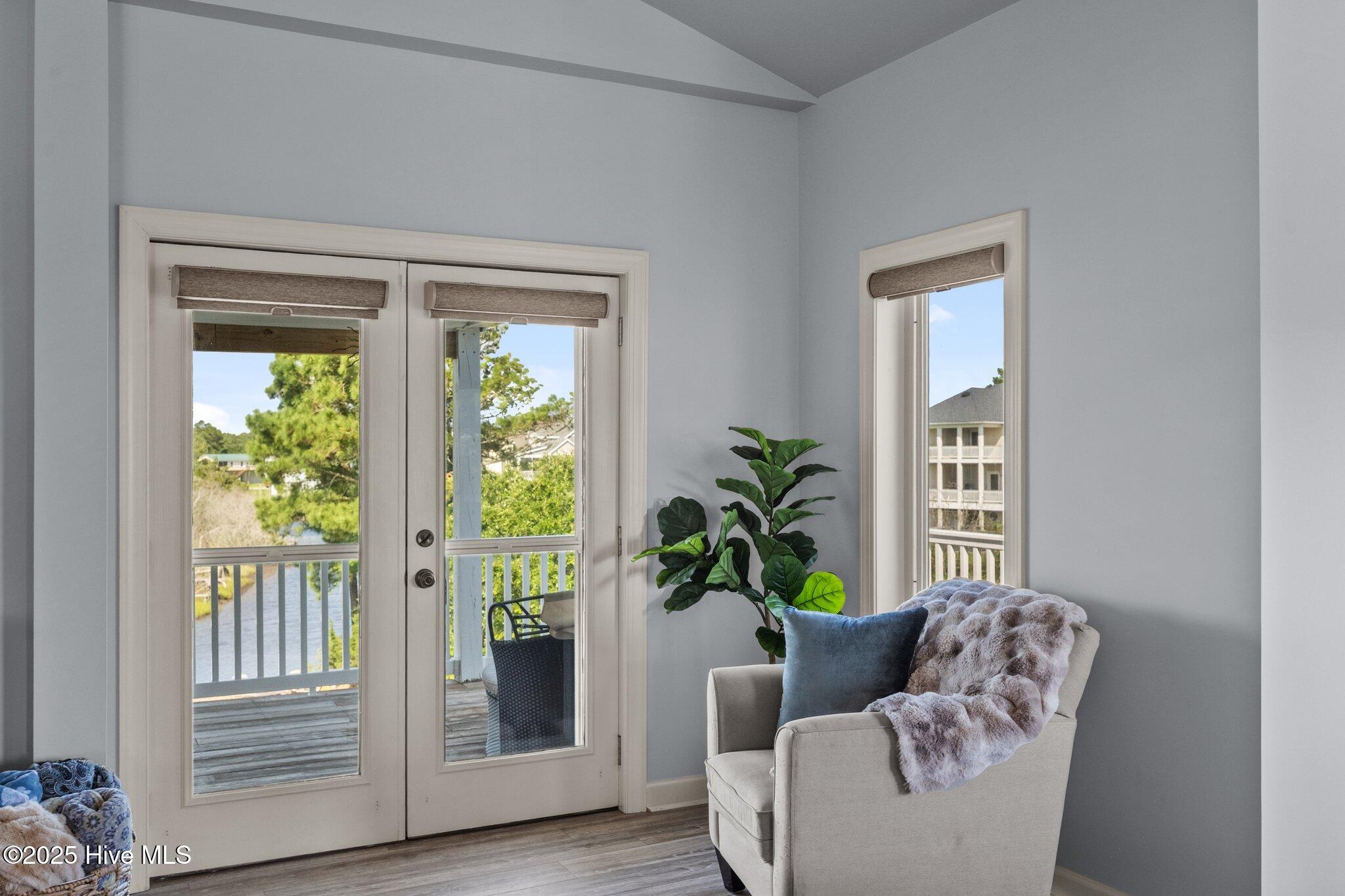 100517402 | Photo 32