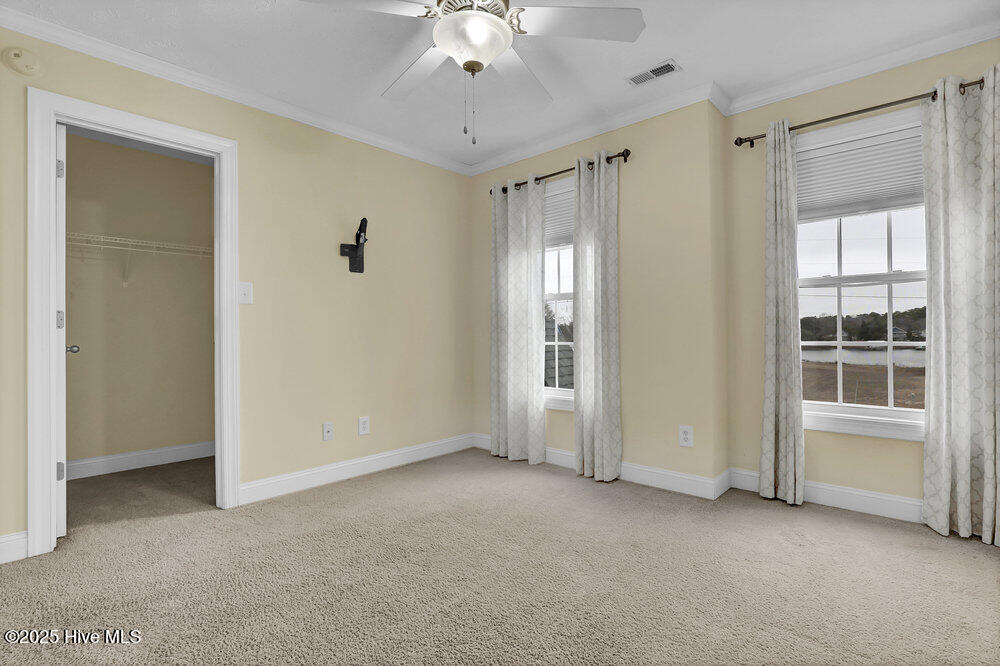 100550856 | Photo 36