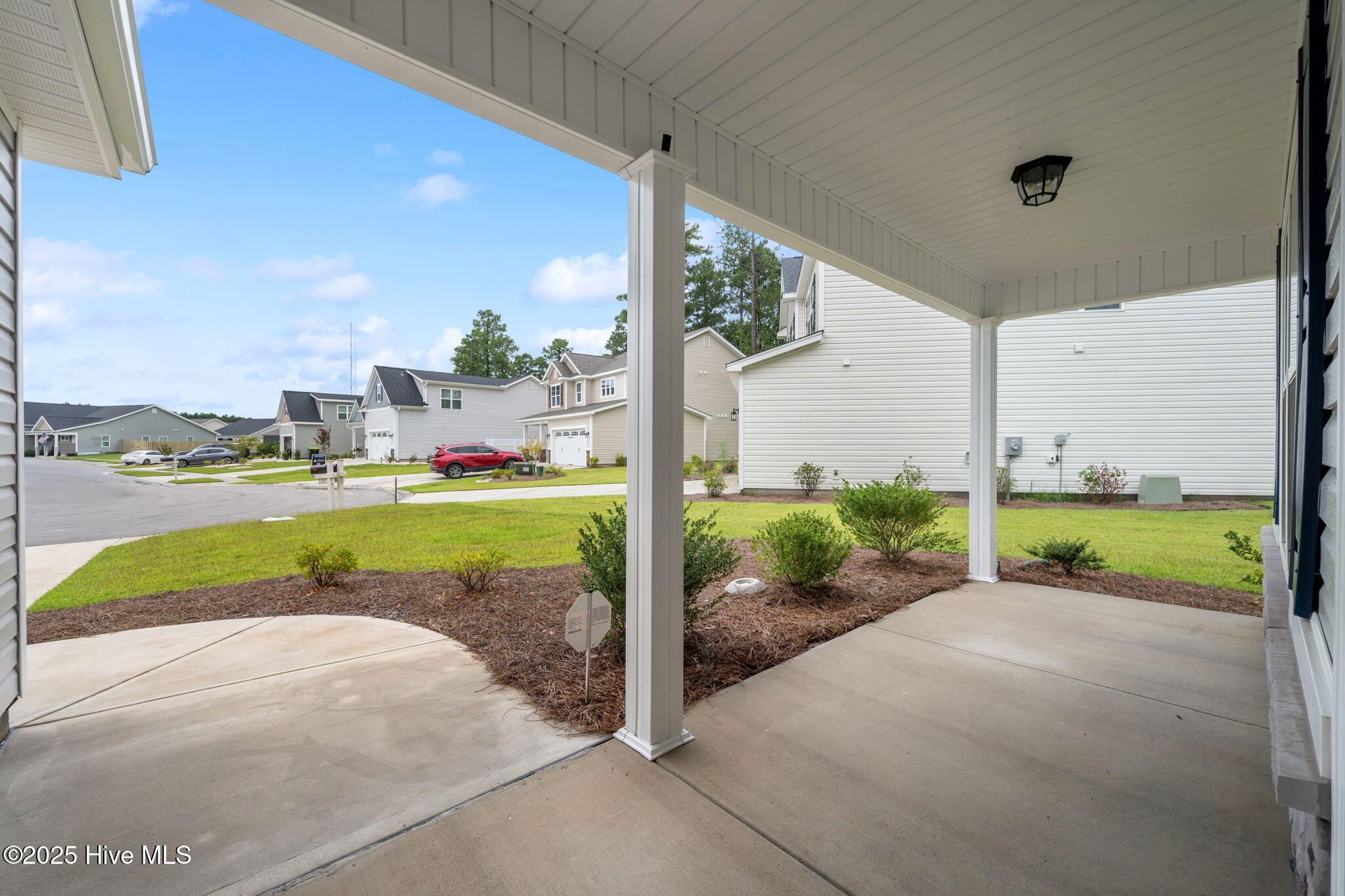 4-web-or-mls-Front porch