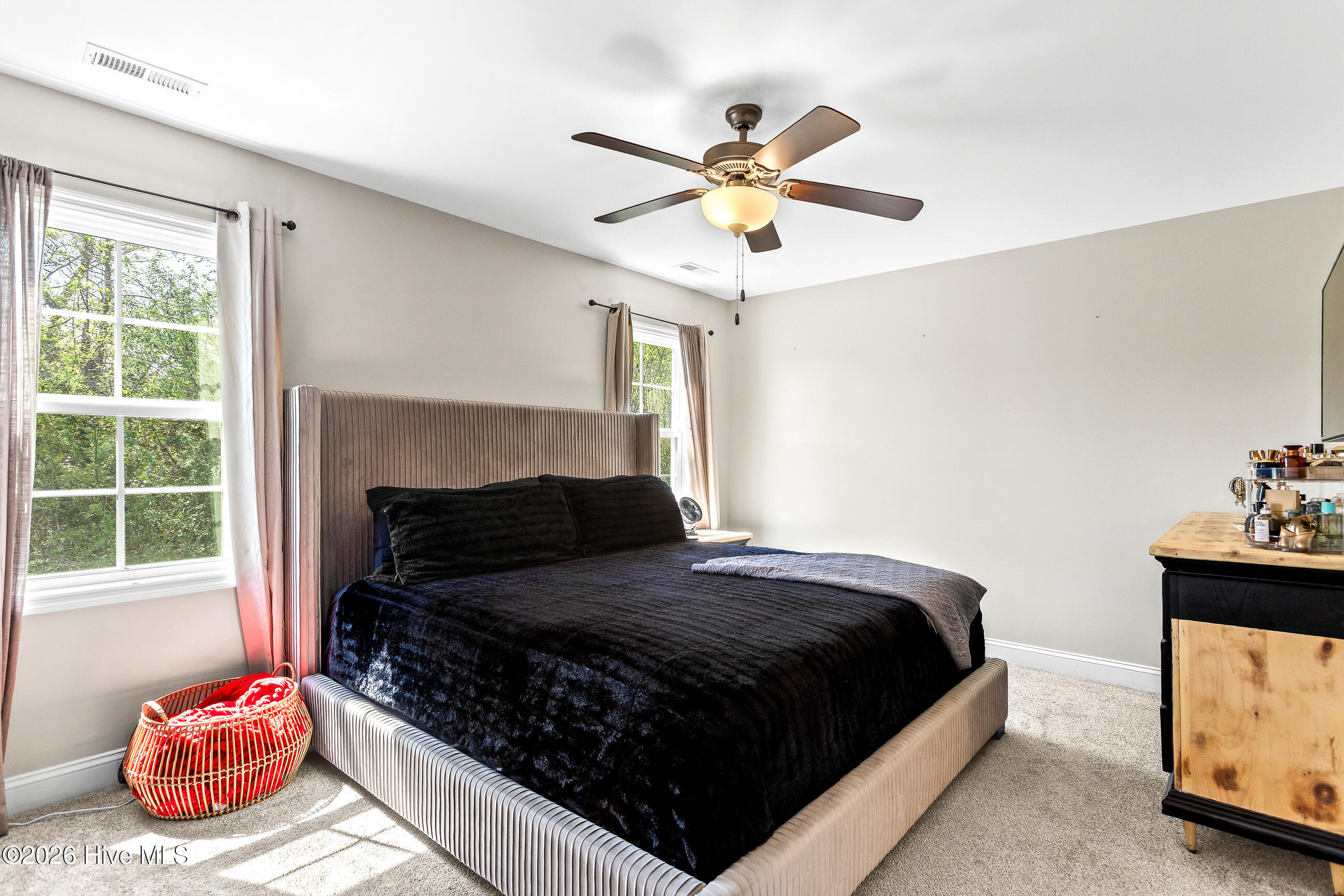 100566263 | Photo 15