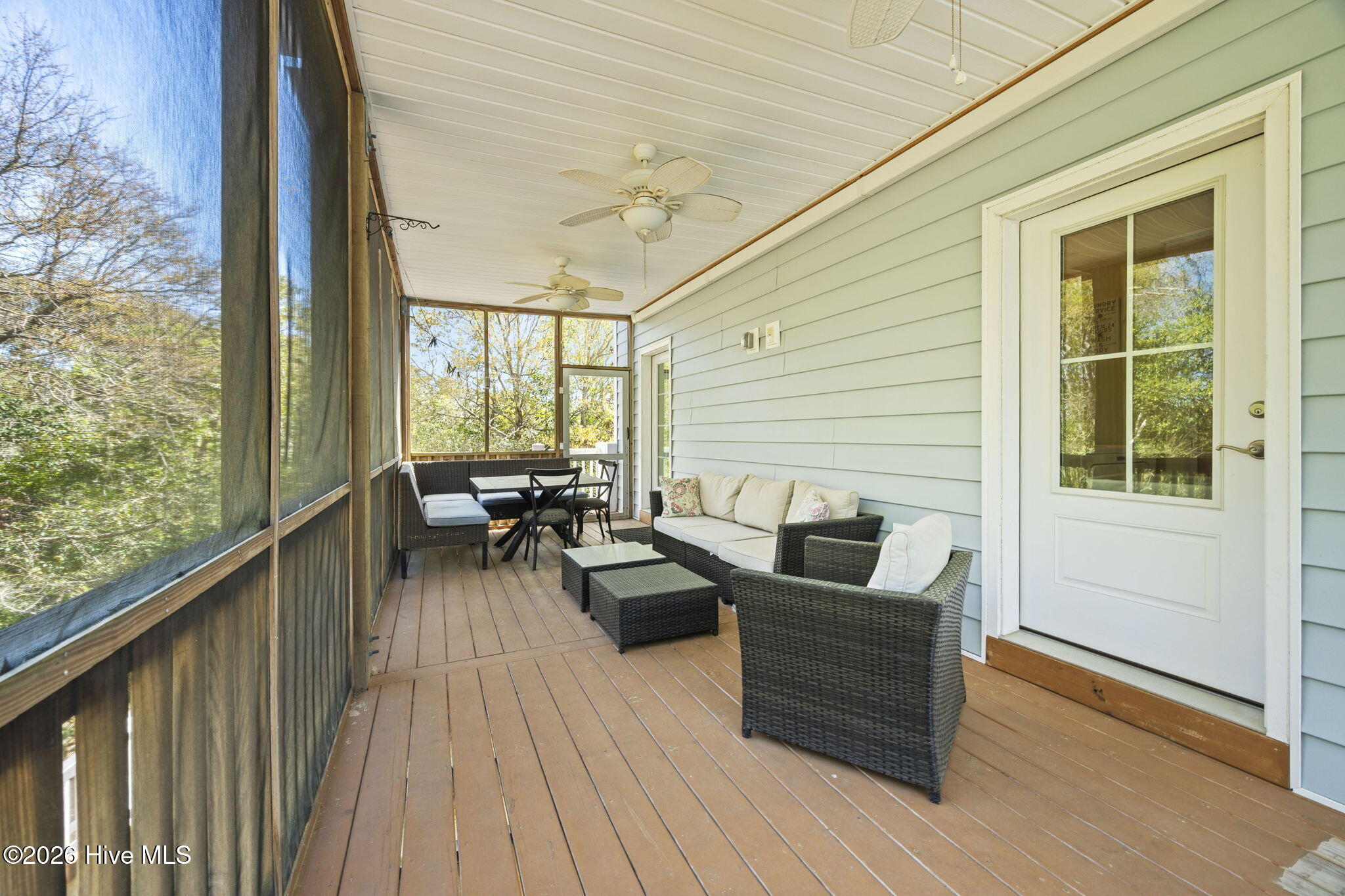 100565691 | Photo 41