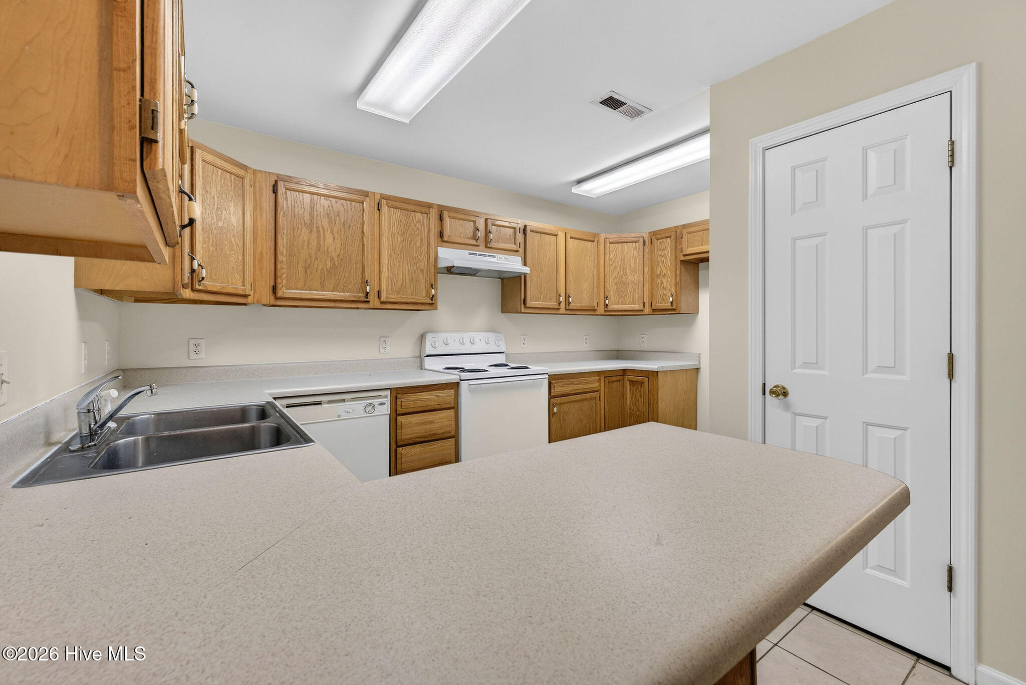 100556599 | Photo 14