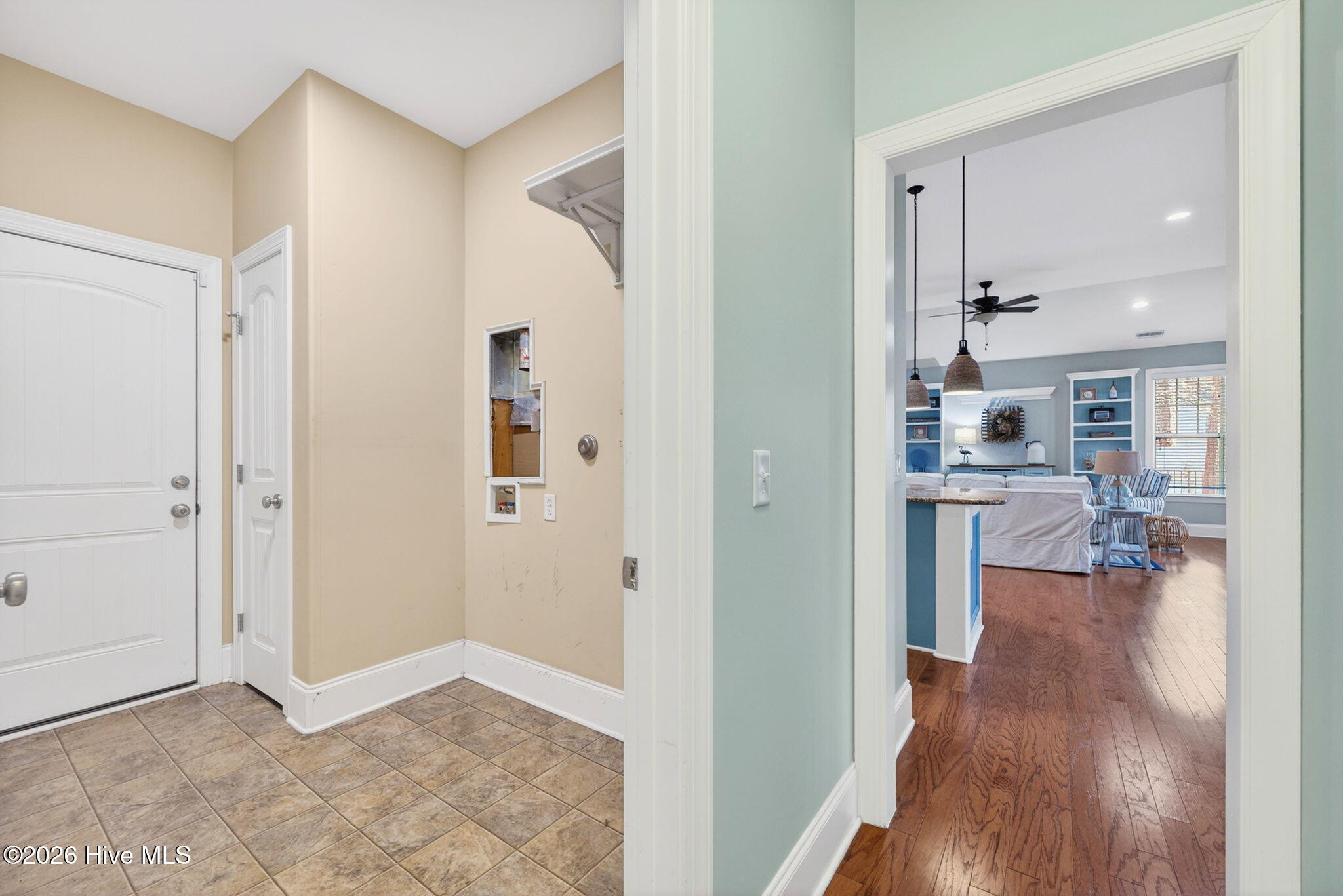 100558645 | Photo 32