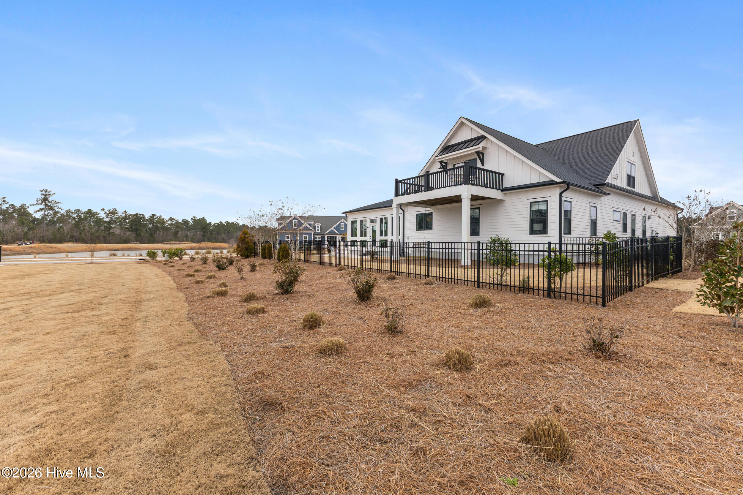 100557399 | Photo 69