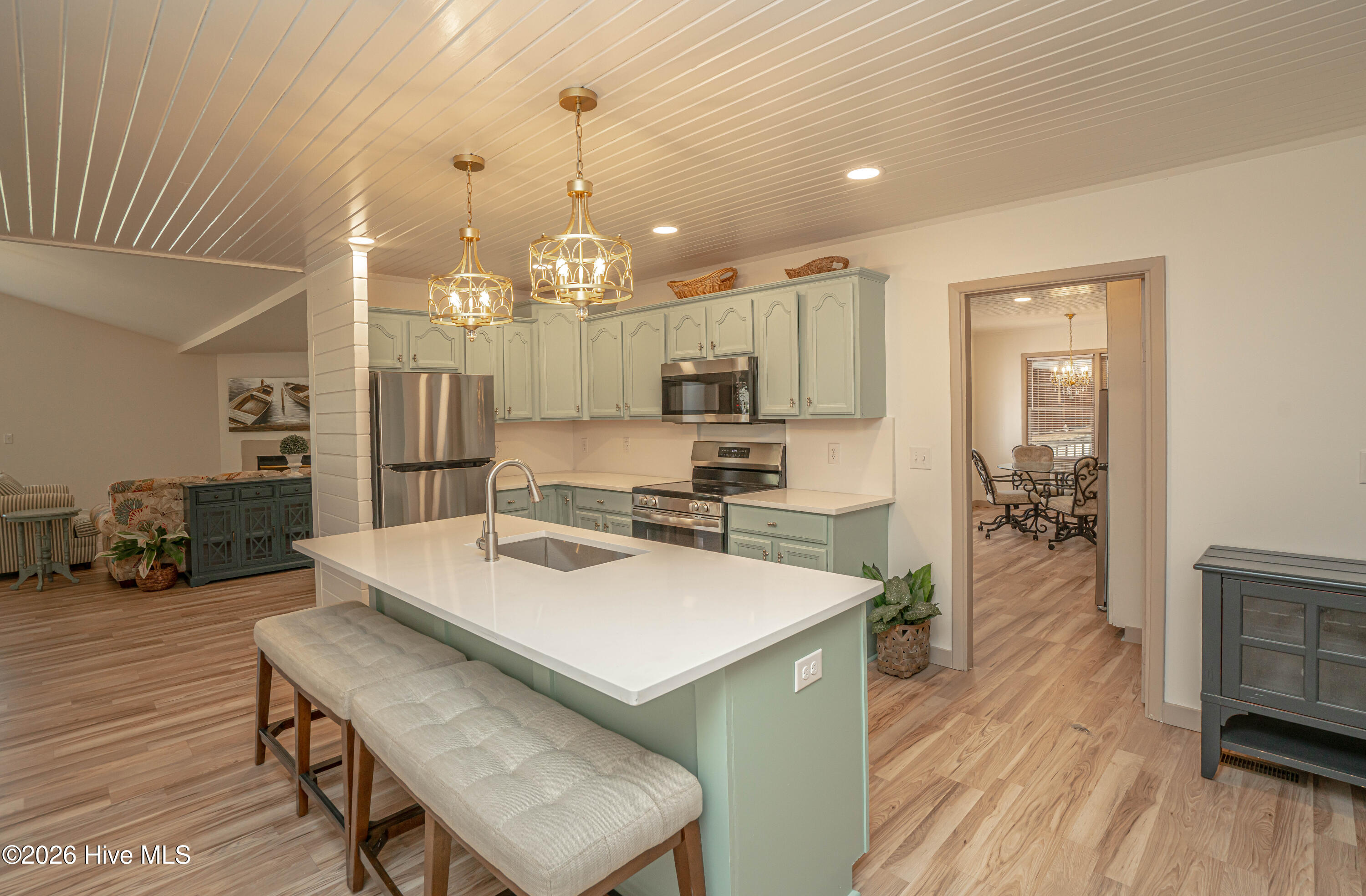 100567372 | Photo 26