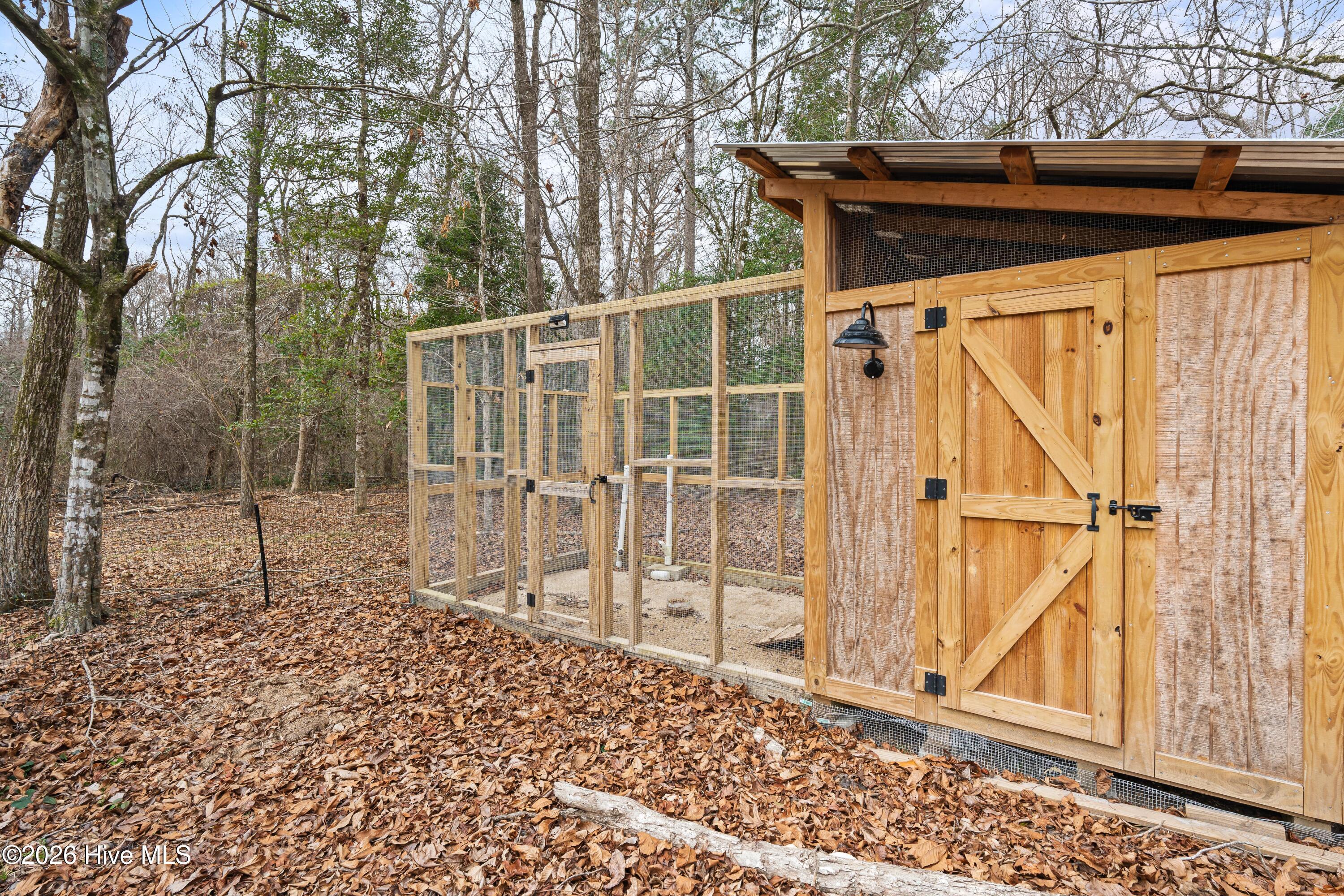 100556314 | Photo 72