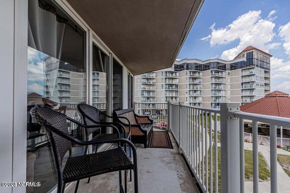 100426007 | Photo 40