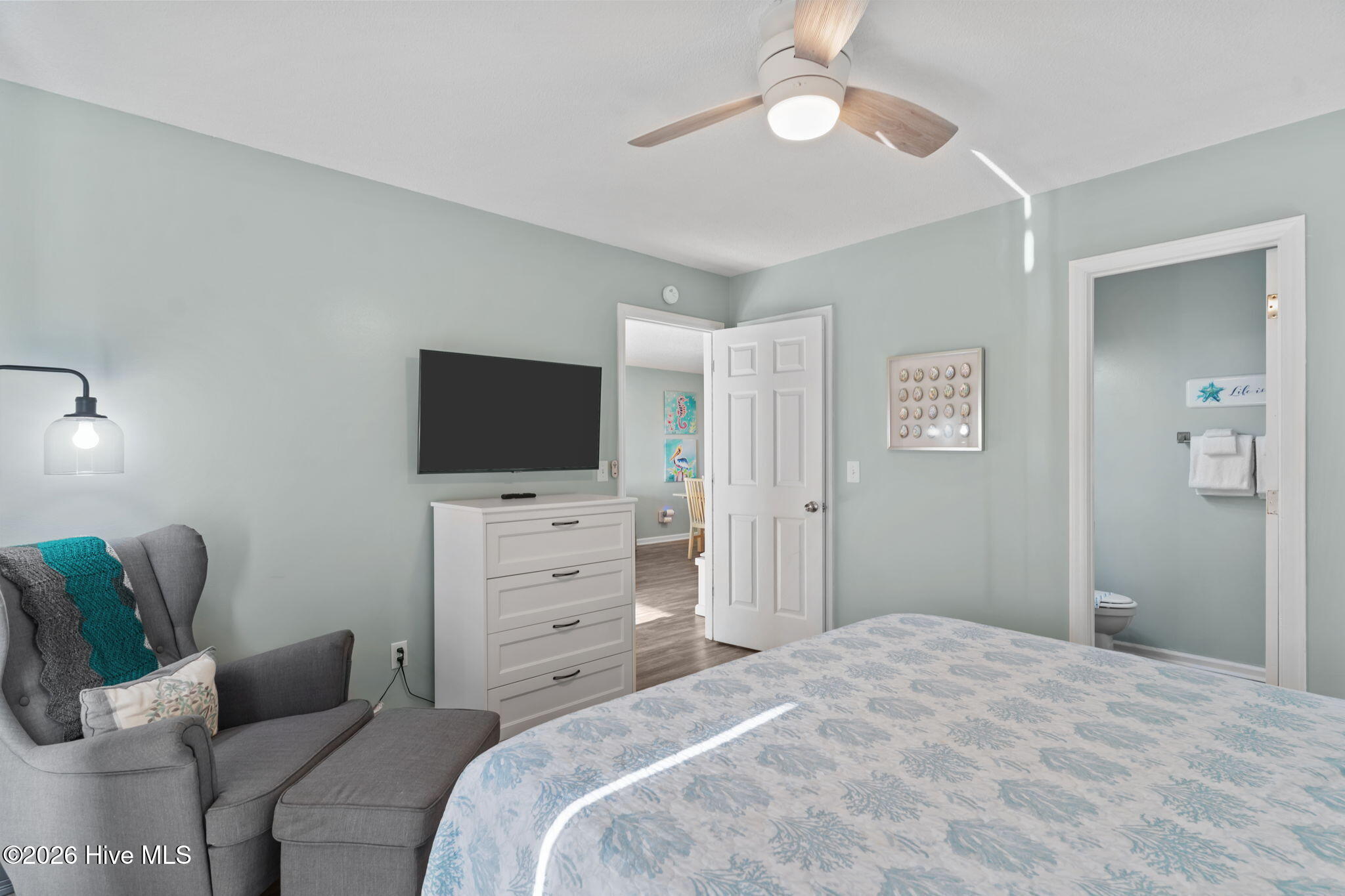 100560937 | Photo 21