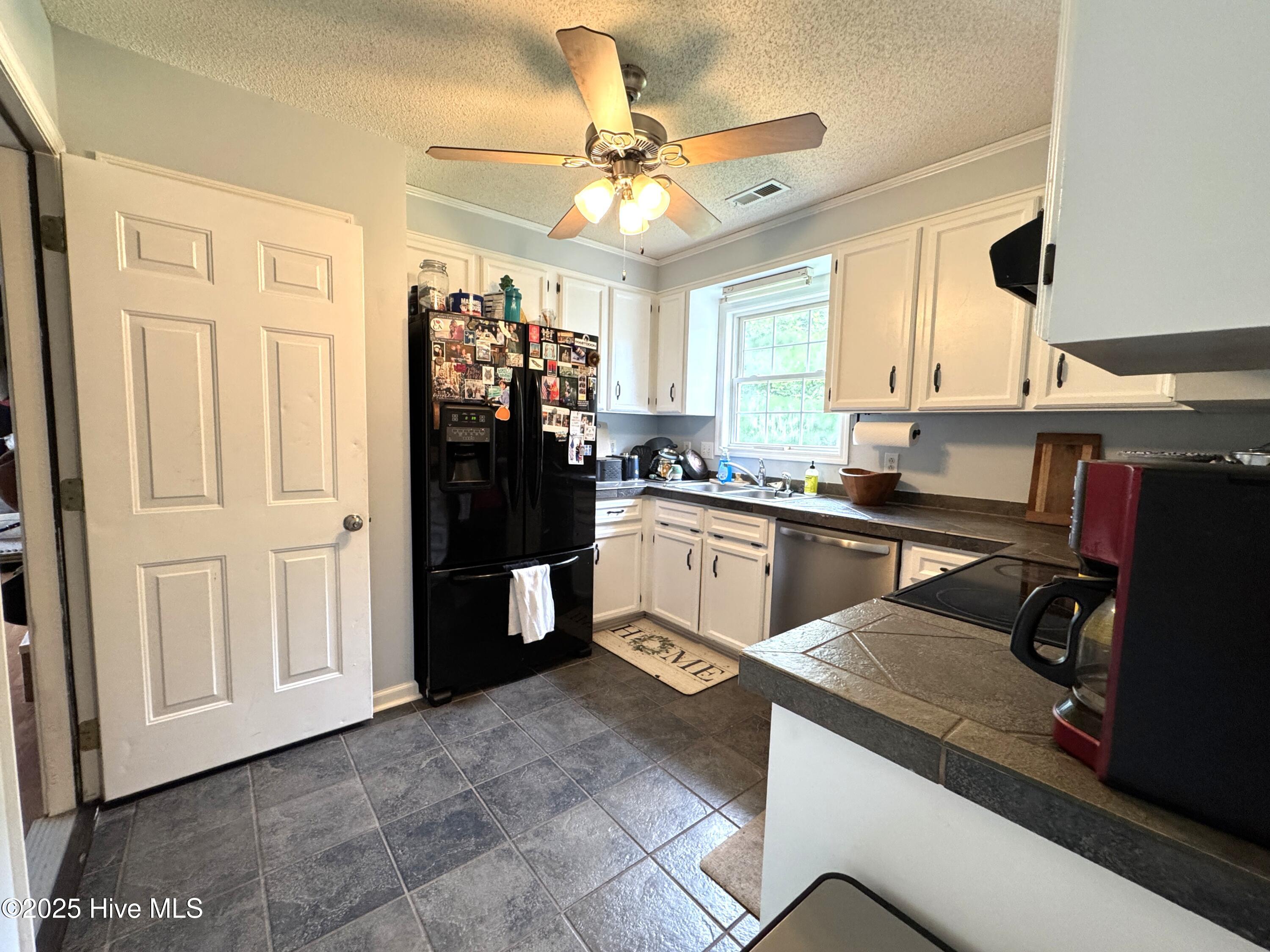 20250807_190311803_iOS