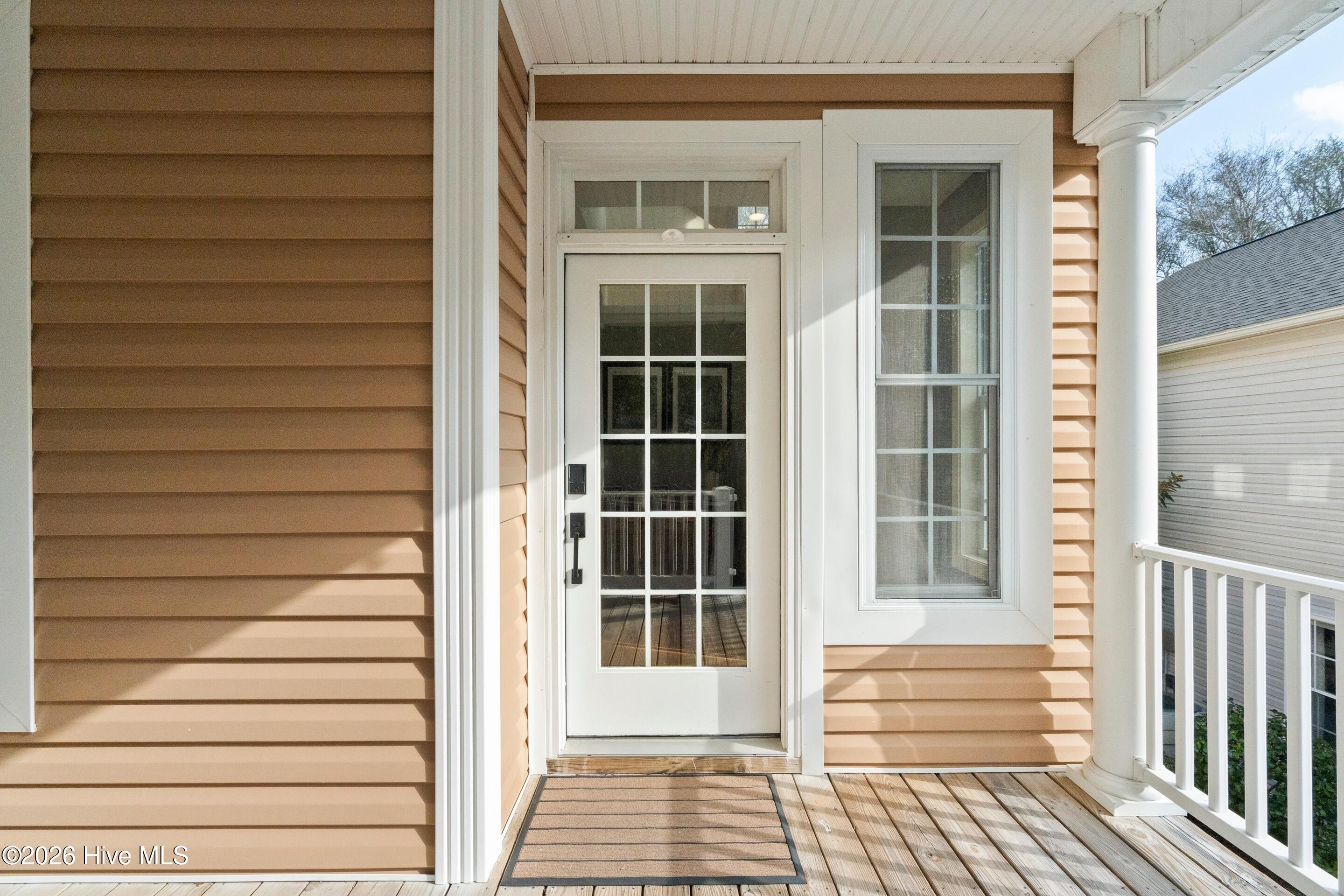 100549187 | Photo 18