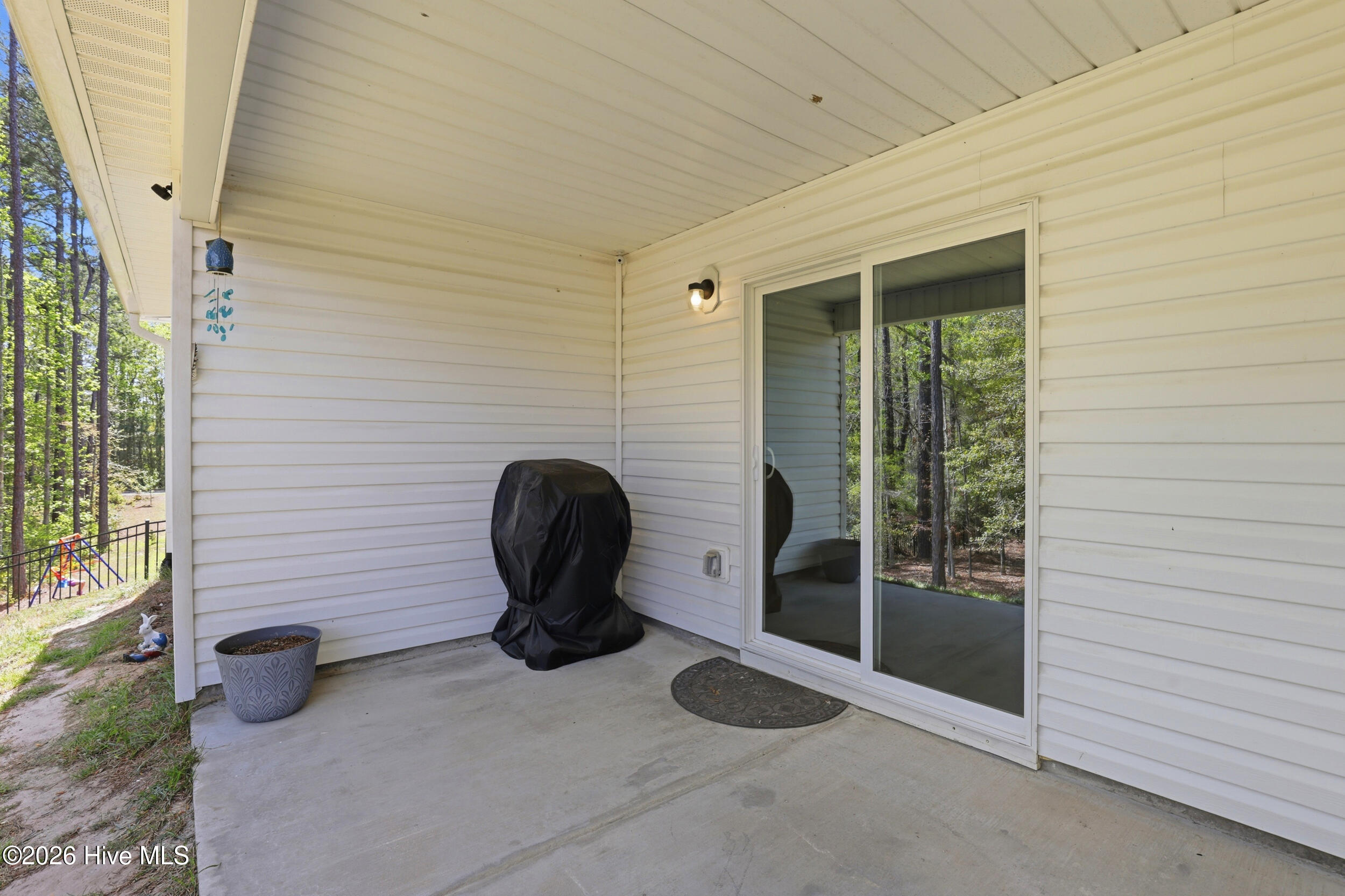 100565948 | Photo 35