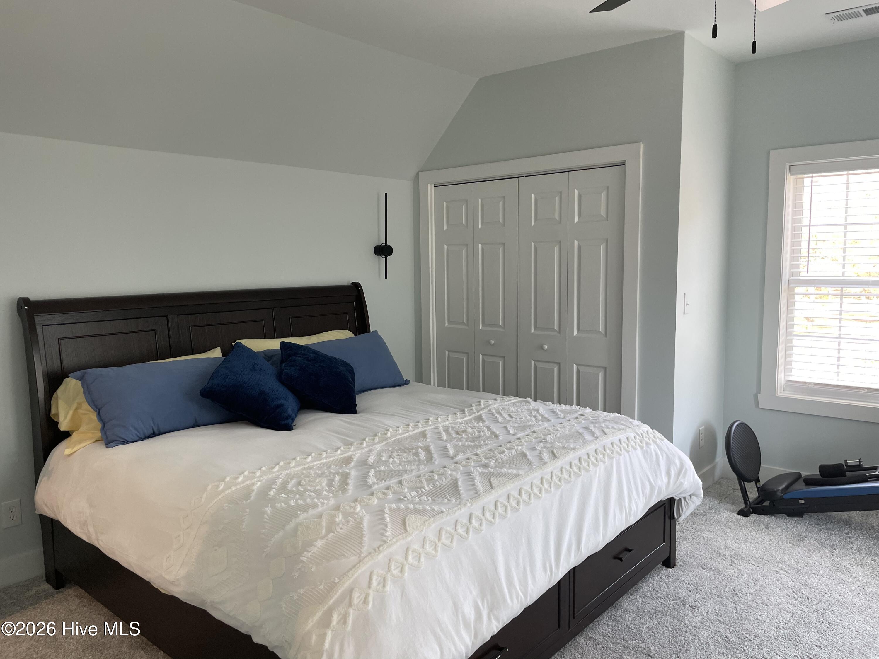 100568375 | Photo 44