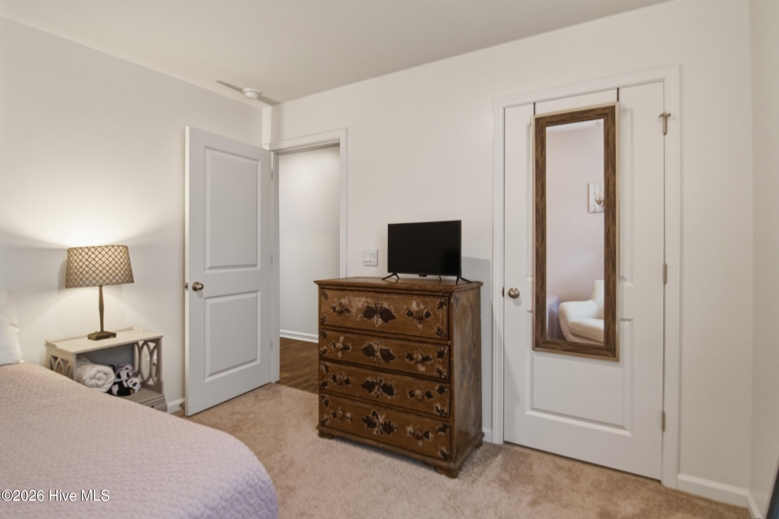 100555979 | Photo 45