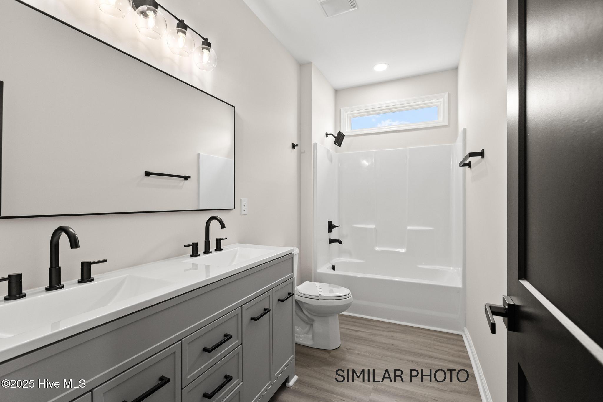 100515081 | Photo 18