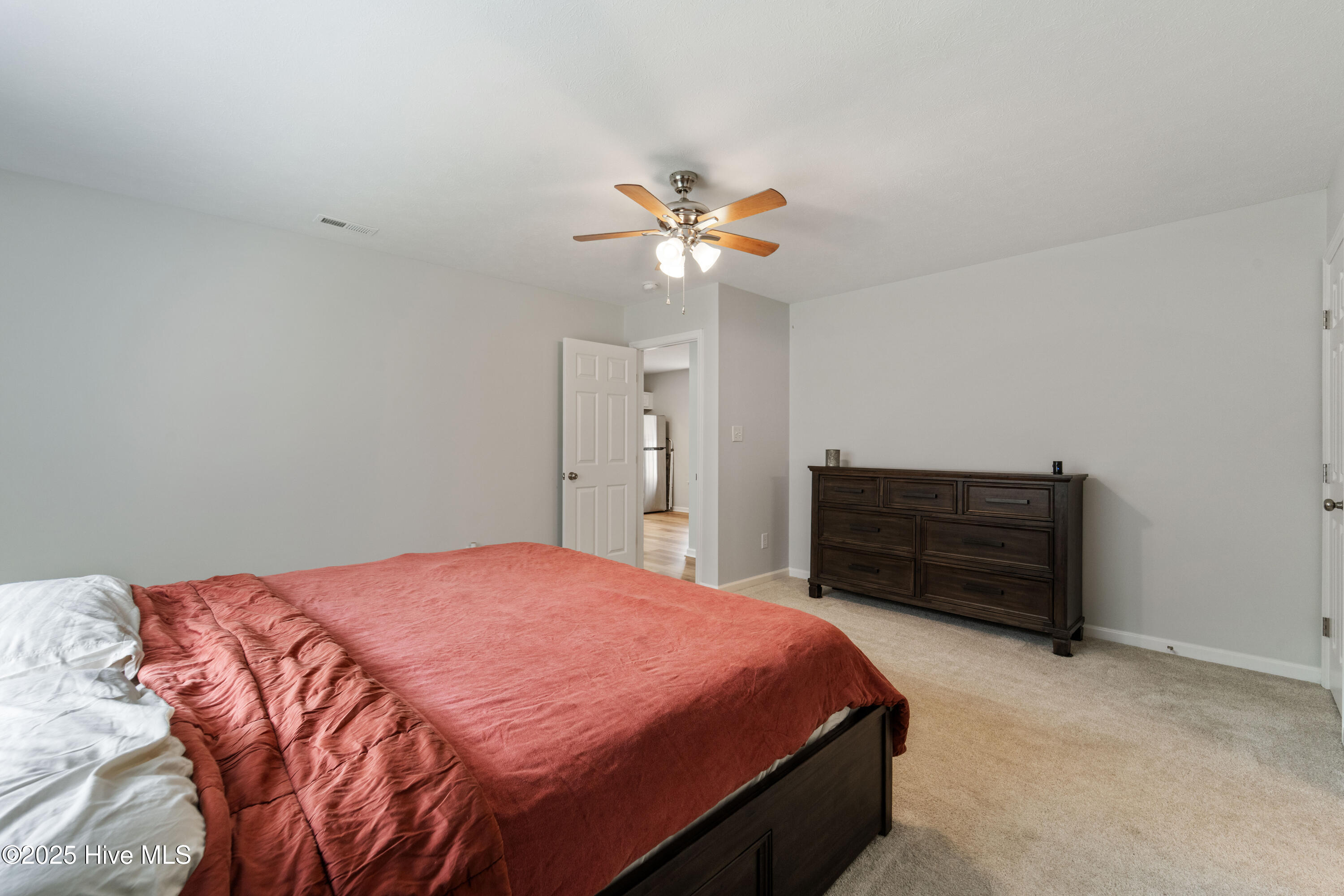 100530629 | Photo 23