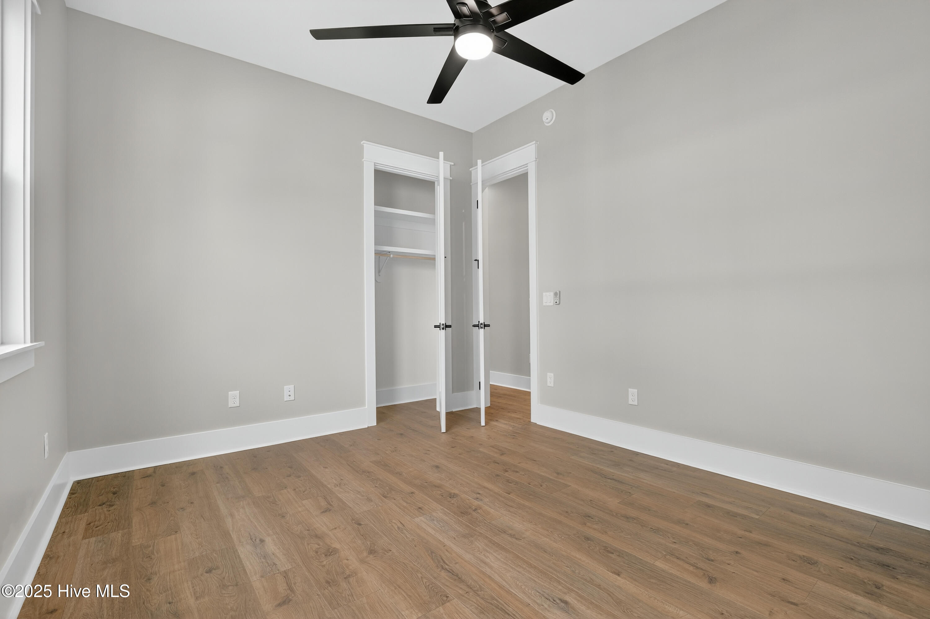 100546984 | Photo 33