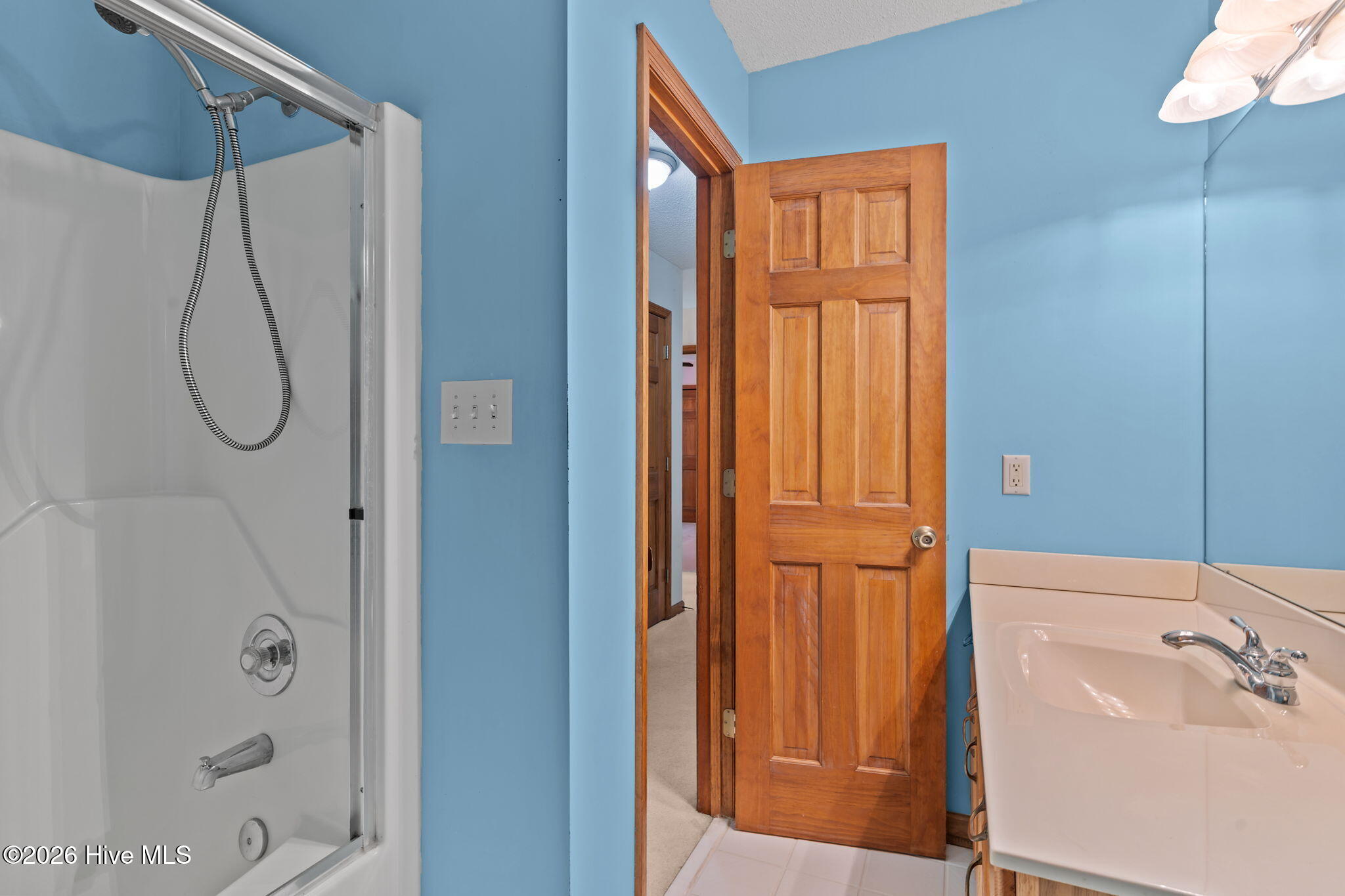 100568125 | Photo 30