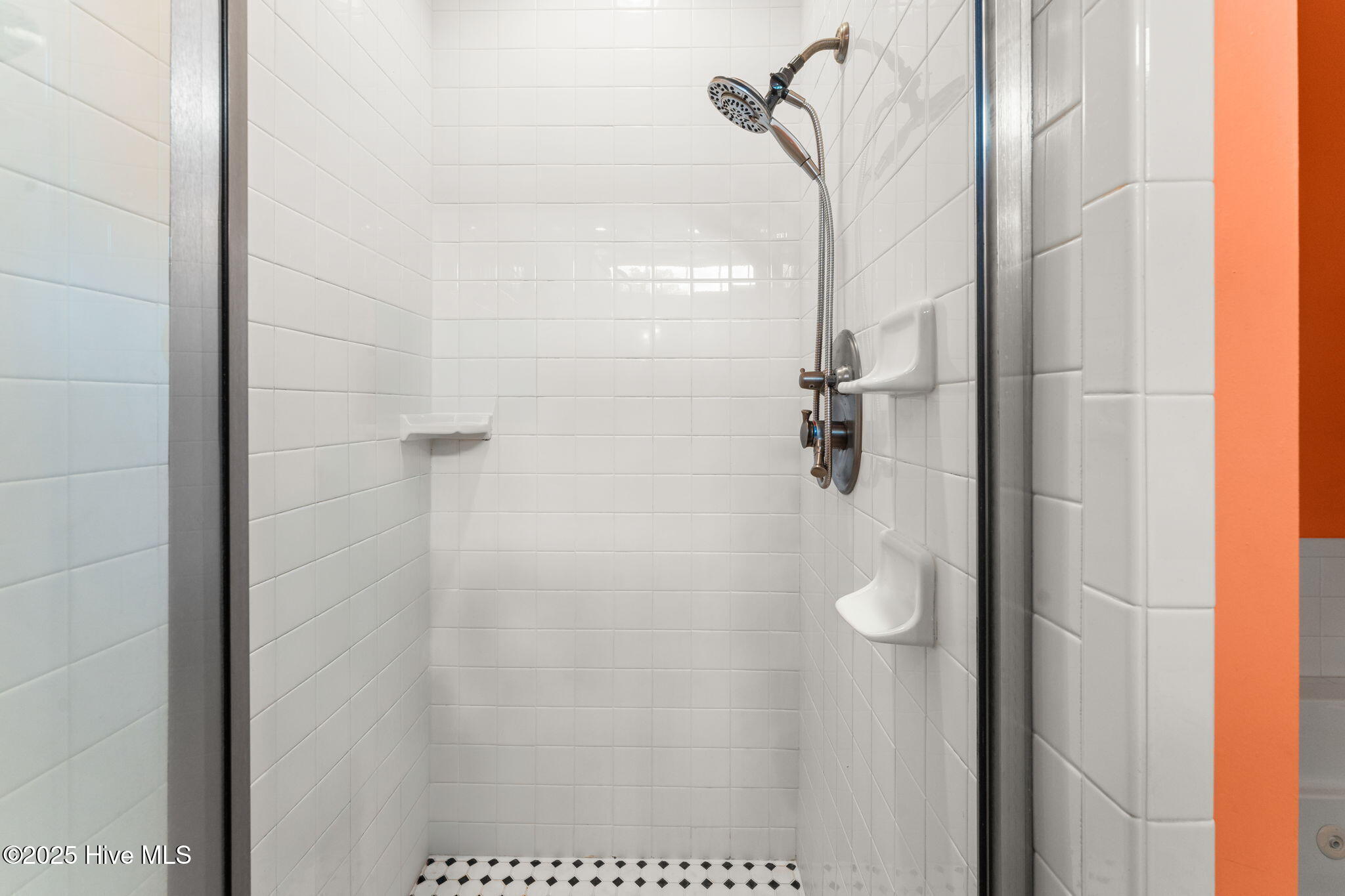 100534580 | Photo 23