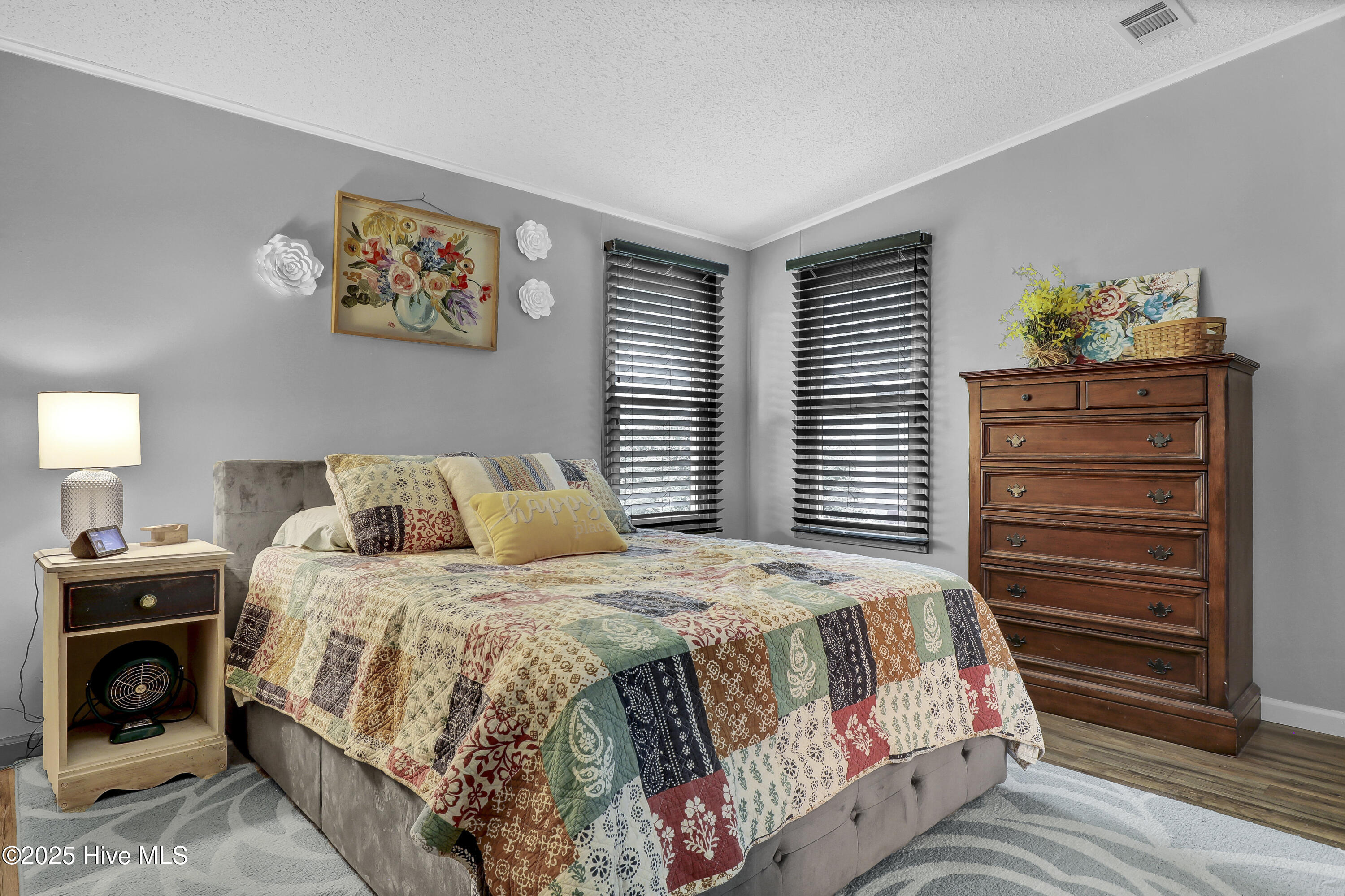 100523647 | Photo 12