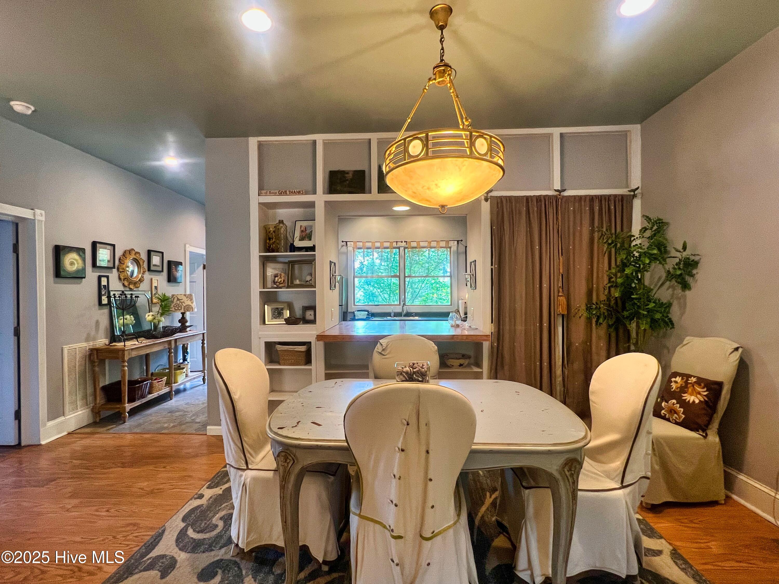 100509231 | Photo 22