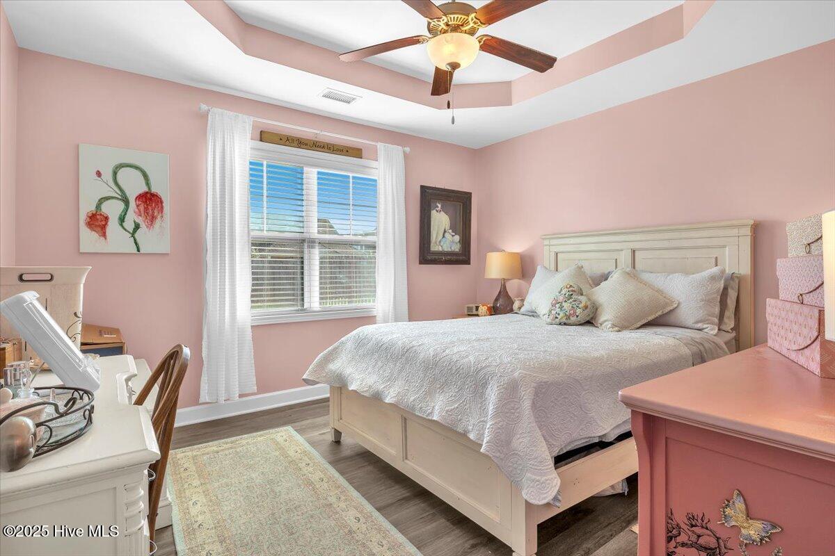 100557055 | Photo 15