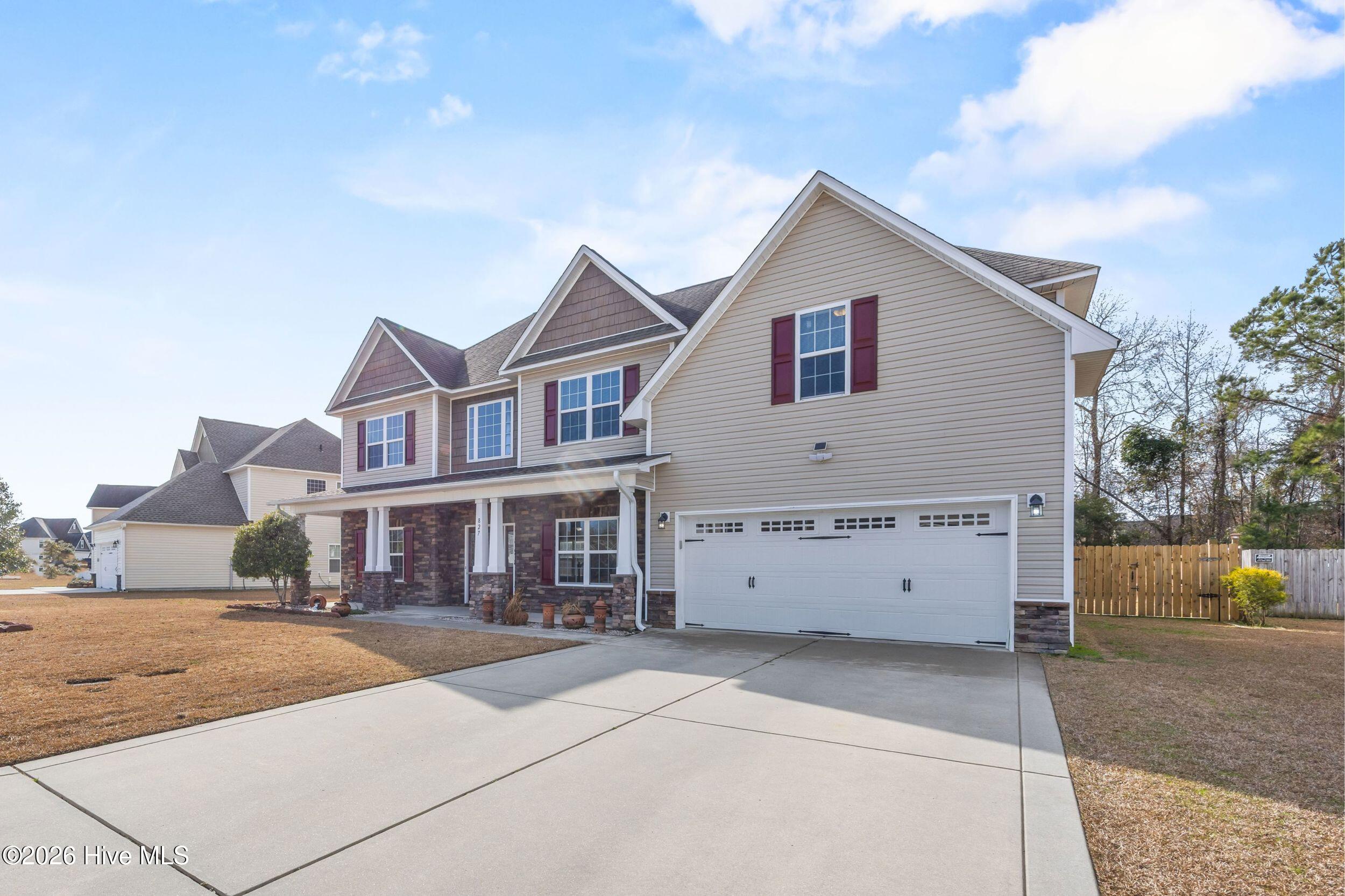 100548661 | Photo 12