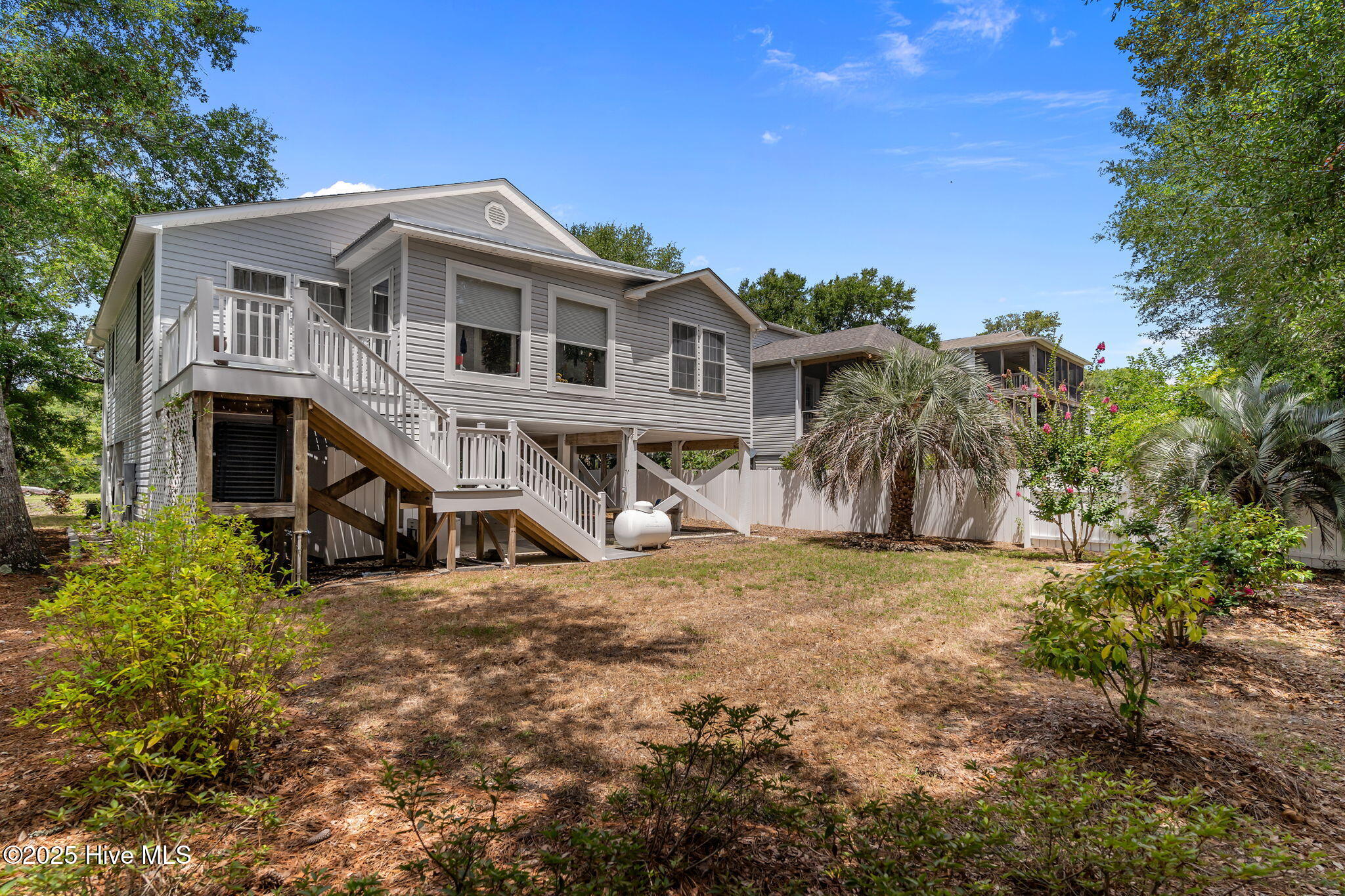 100521042 | Photo 51