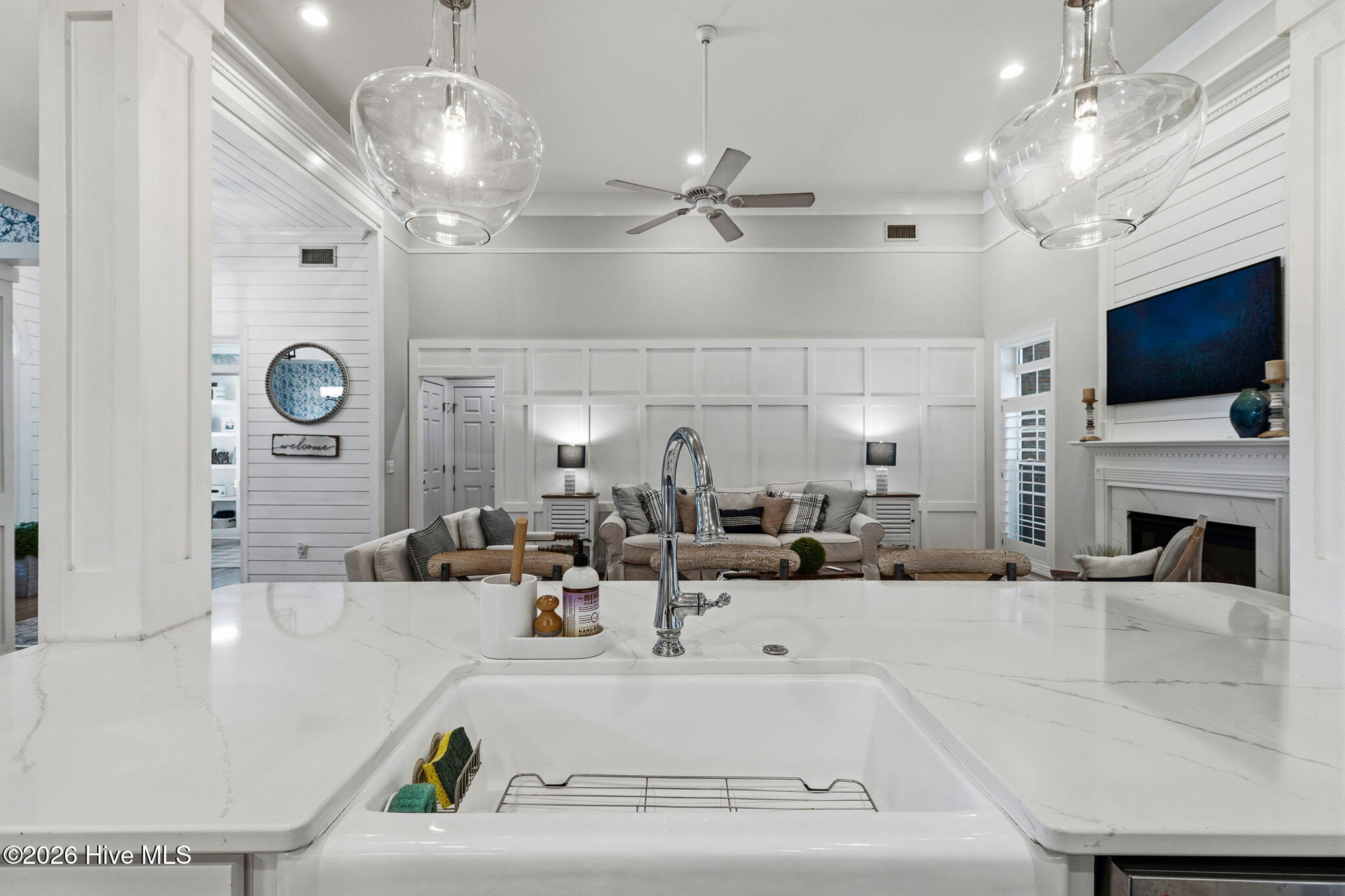 100561515 | Photo 32