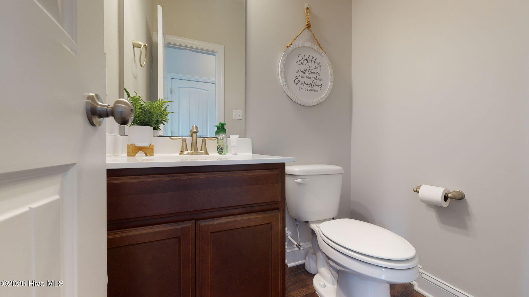 100558760 | Photo 26