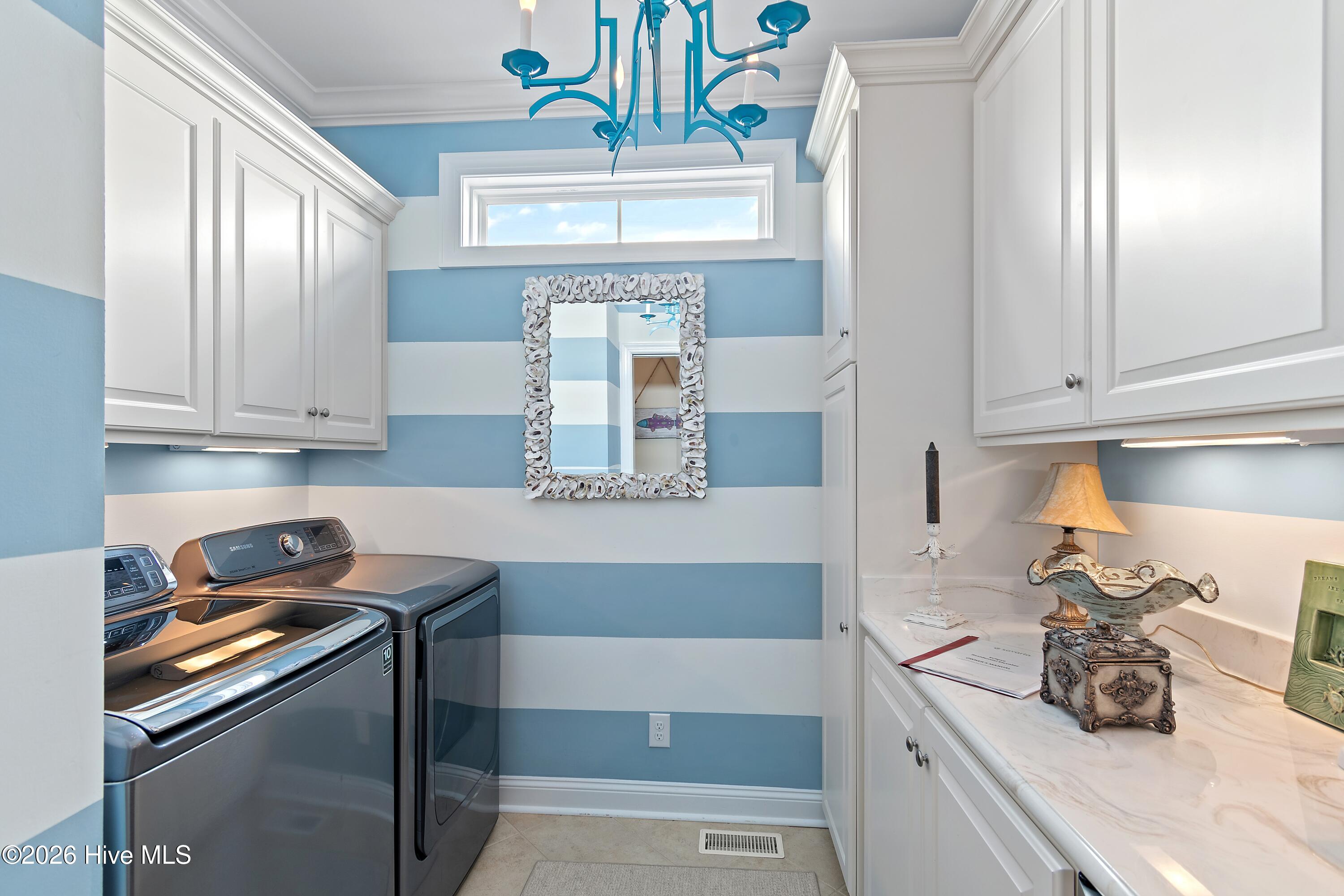 100558702 | Photo 55