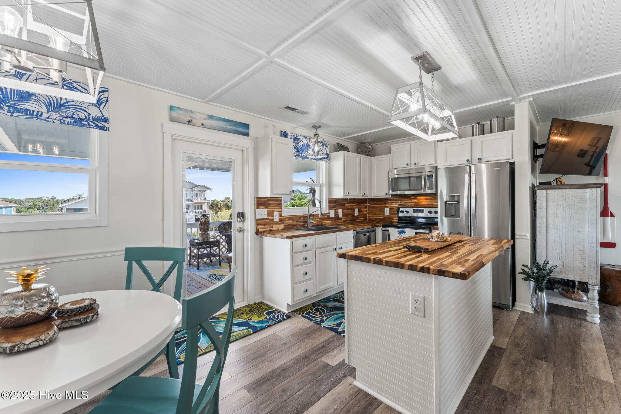 100527553 | Photo 22