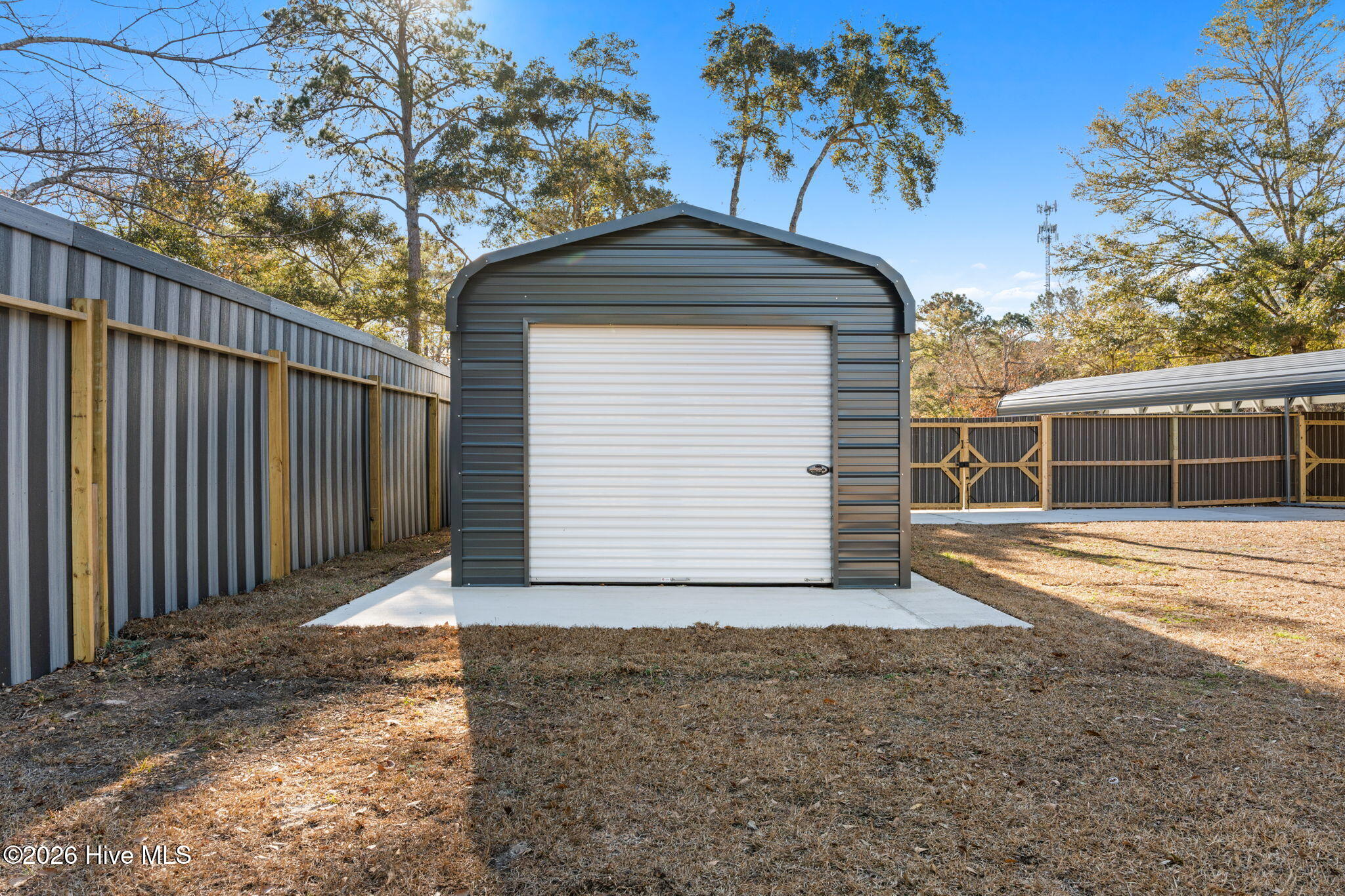 100547685 | Photo 44