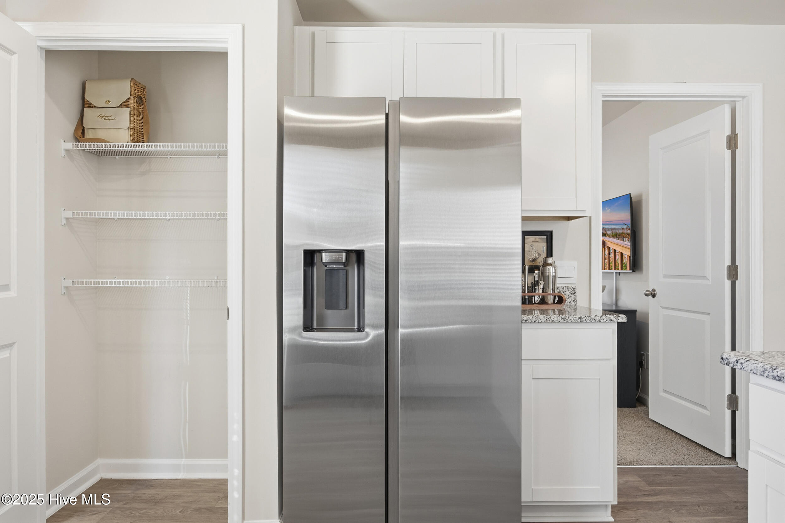 100544841 | Photo 14