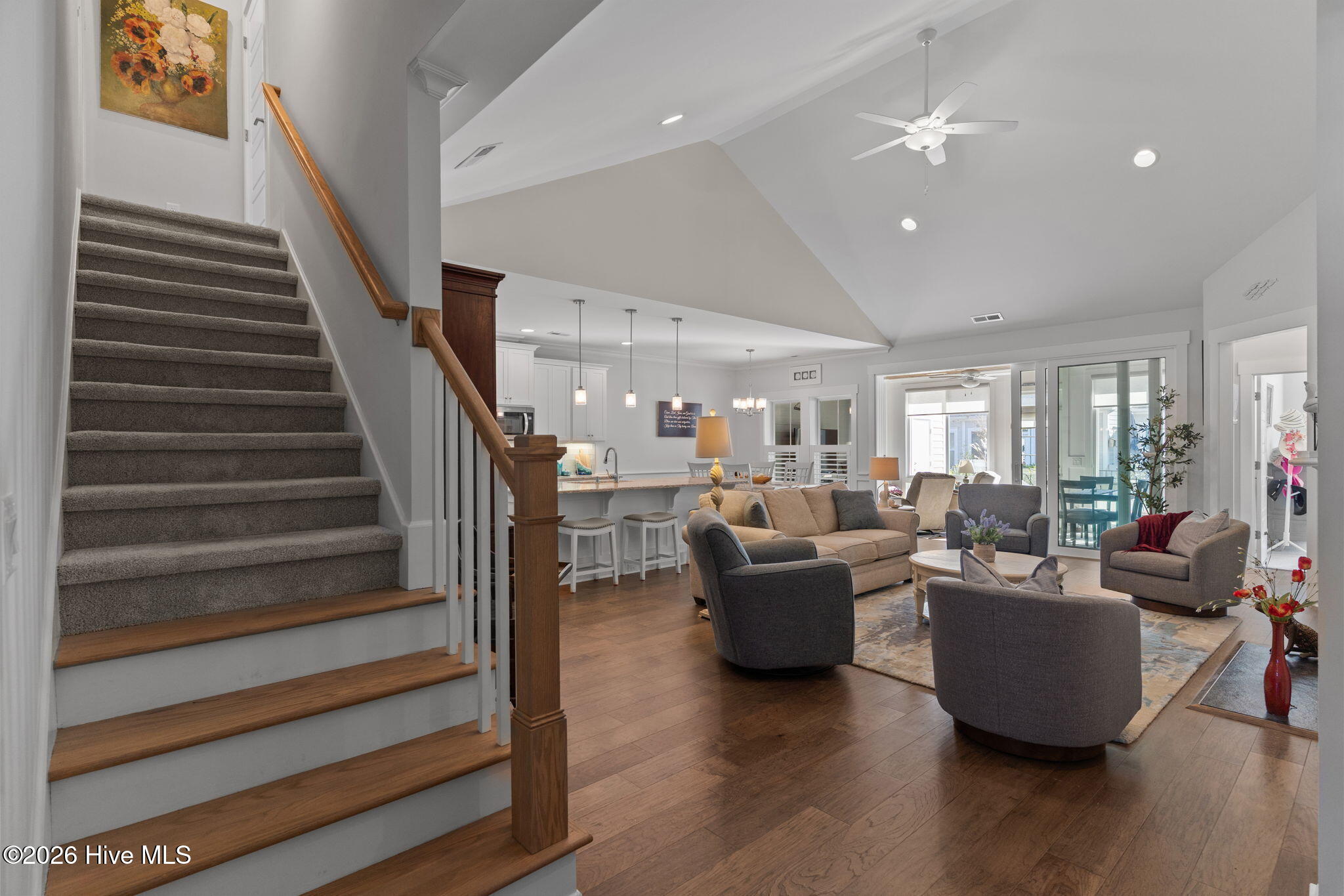 100552868 | Photo 46