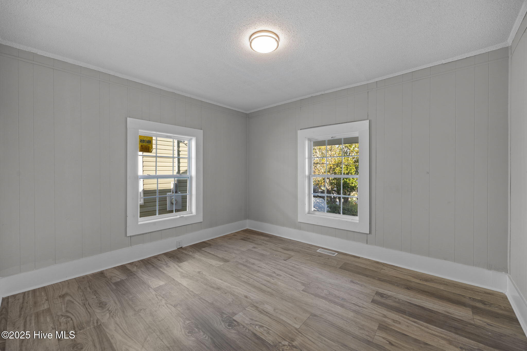 100545676 | Photo 31