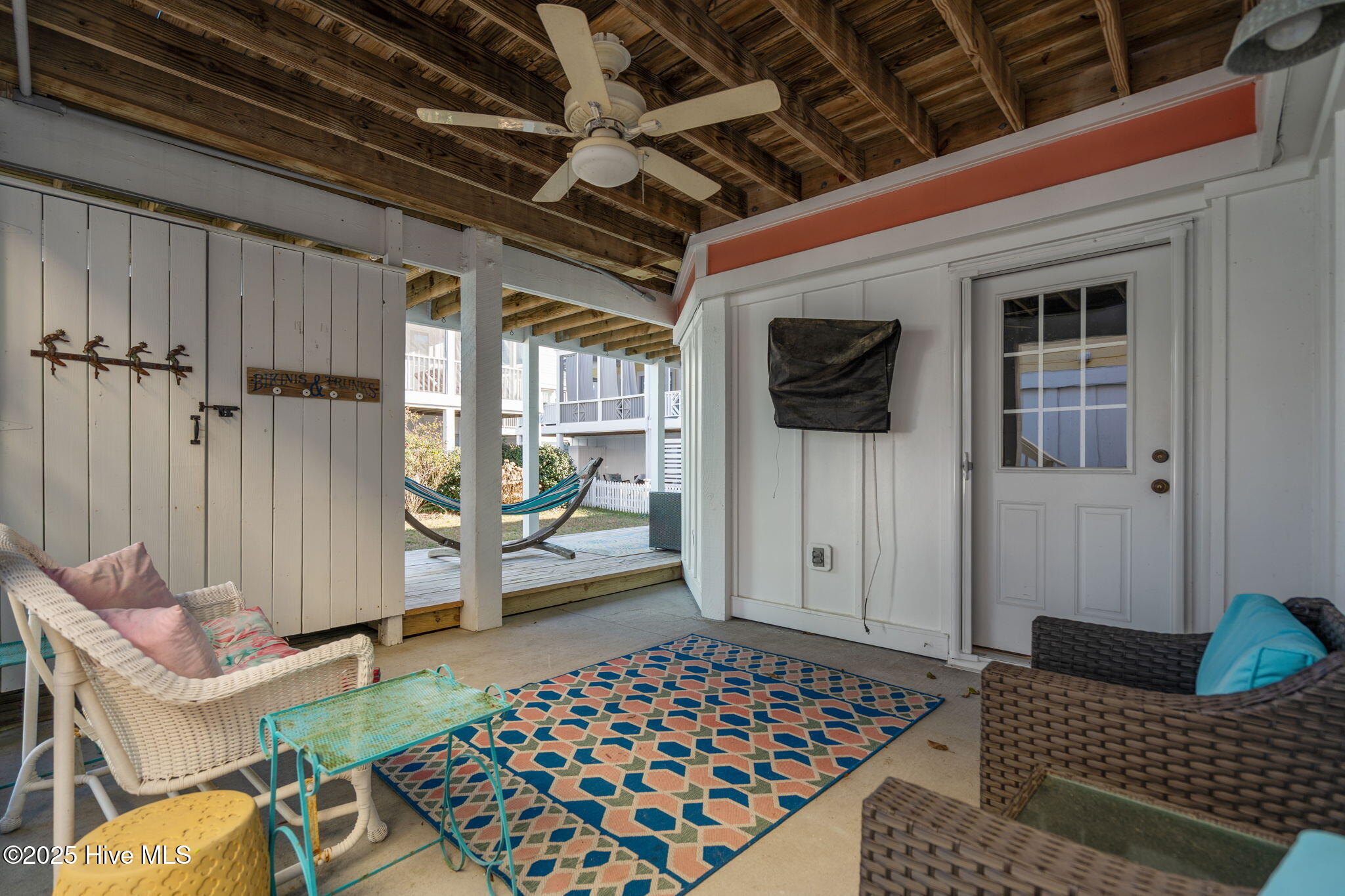 100546584 | Photo 68