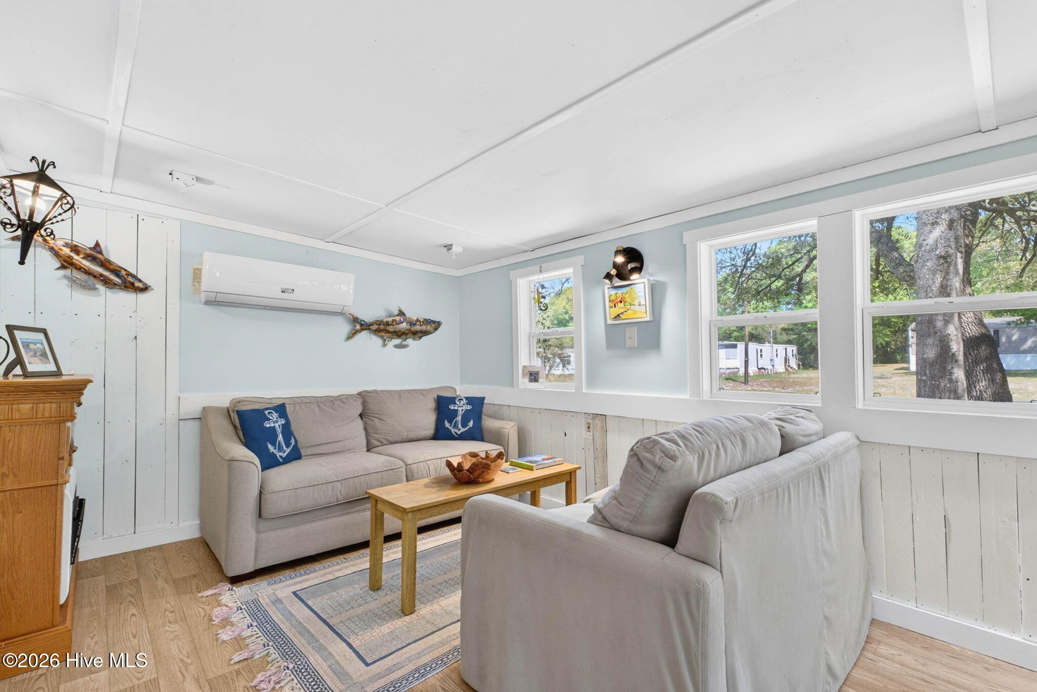 100567850 | Photo 23