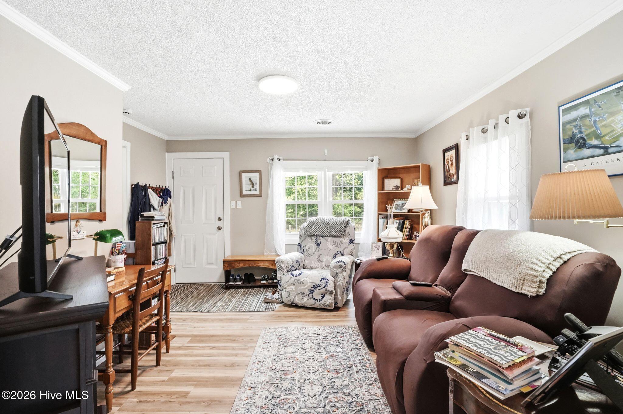 100565882 | Photo 12