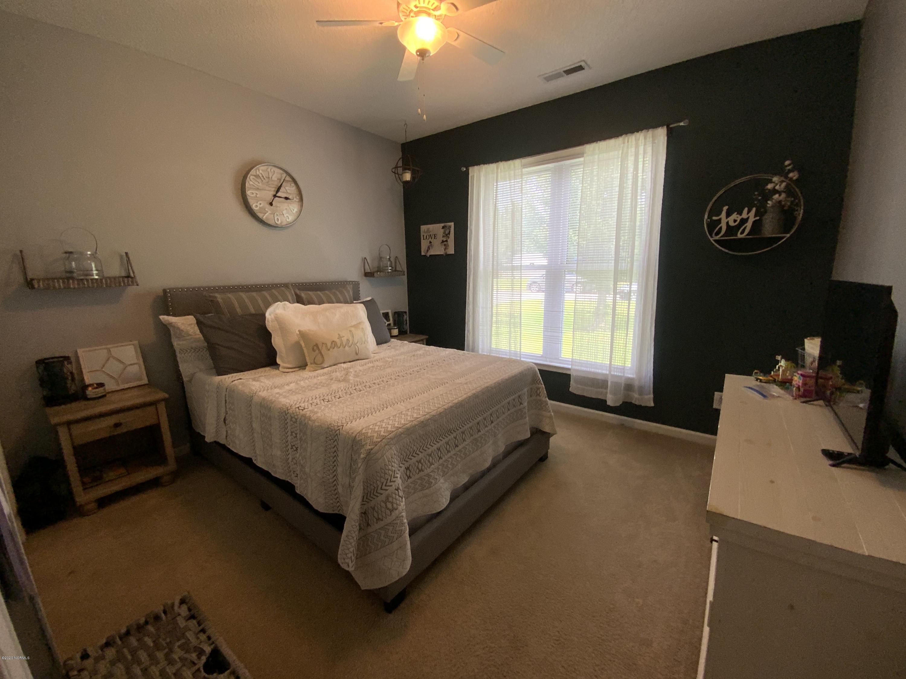 100567233 | Photo 13