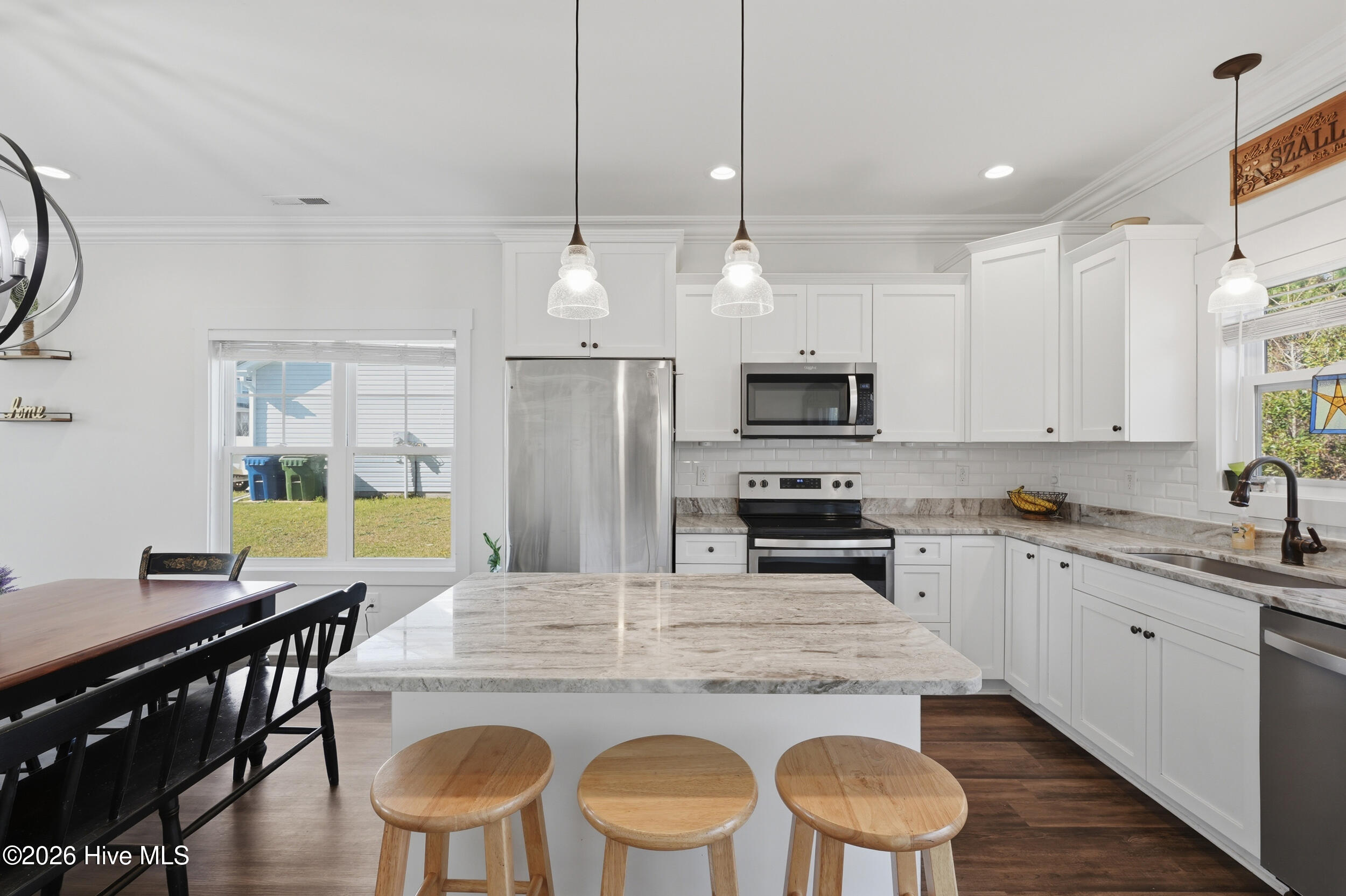 100562917 | Photo 17