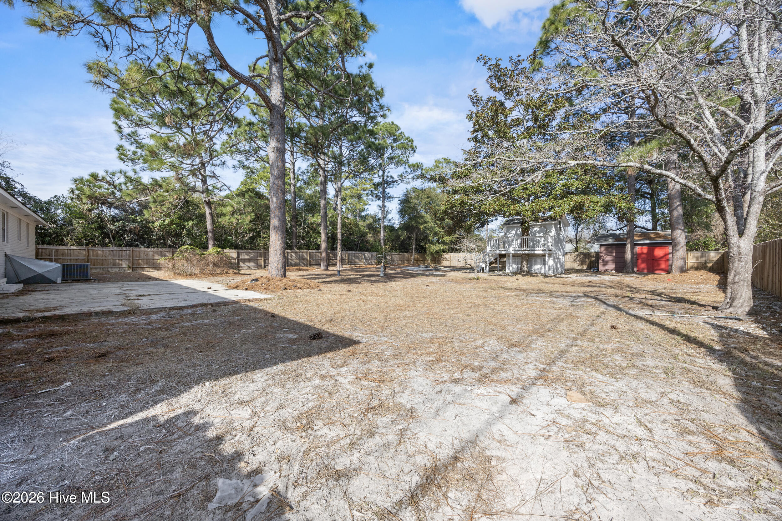 100548079 | Photo 46