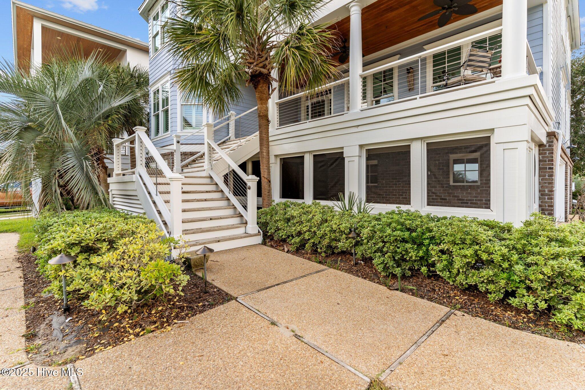 100525700 | Photo 61