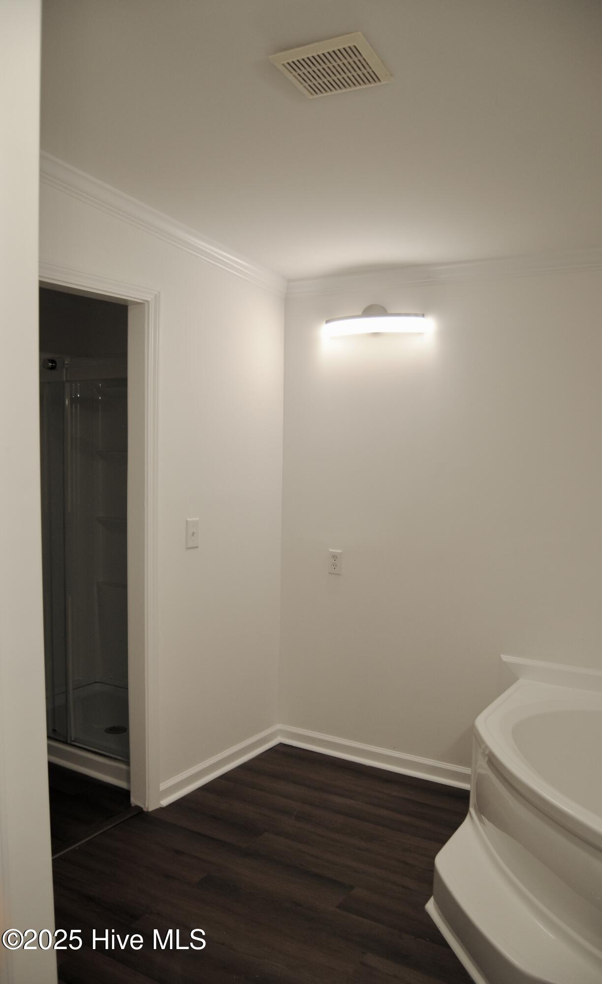 100533223 | Photo 40