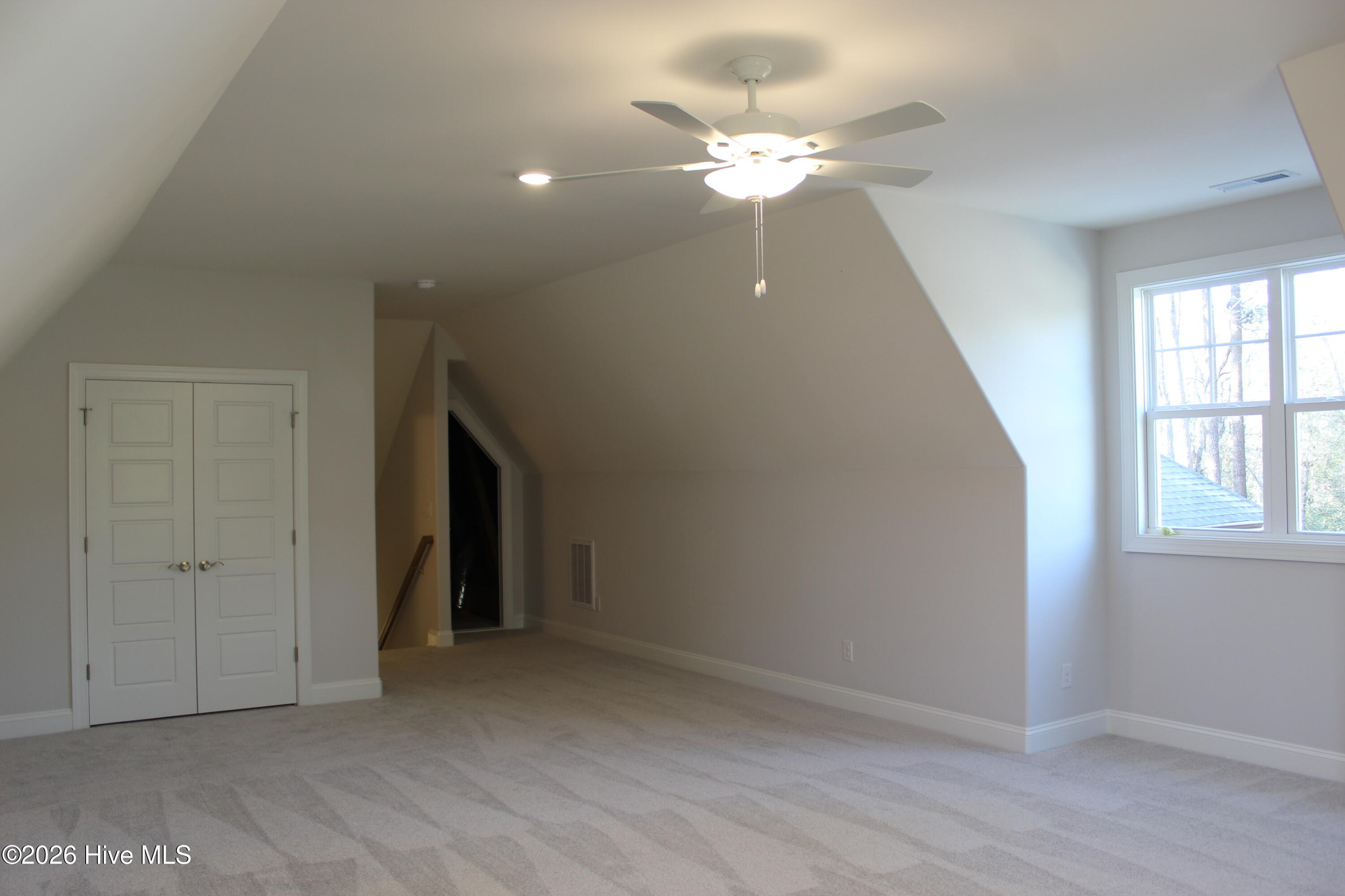 100536128 | Photo 28