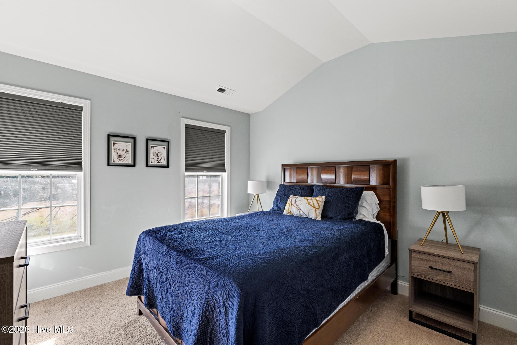 100564842 | Photo 25