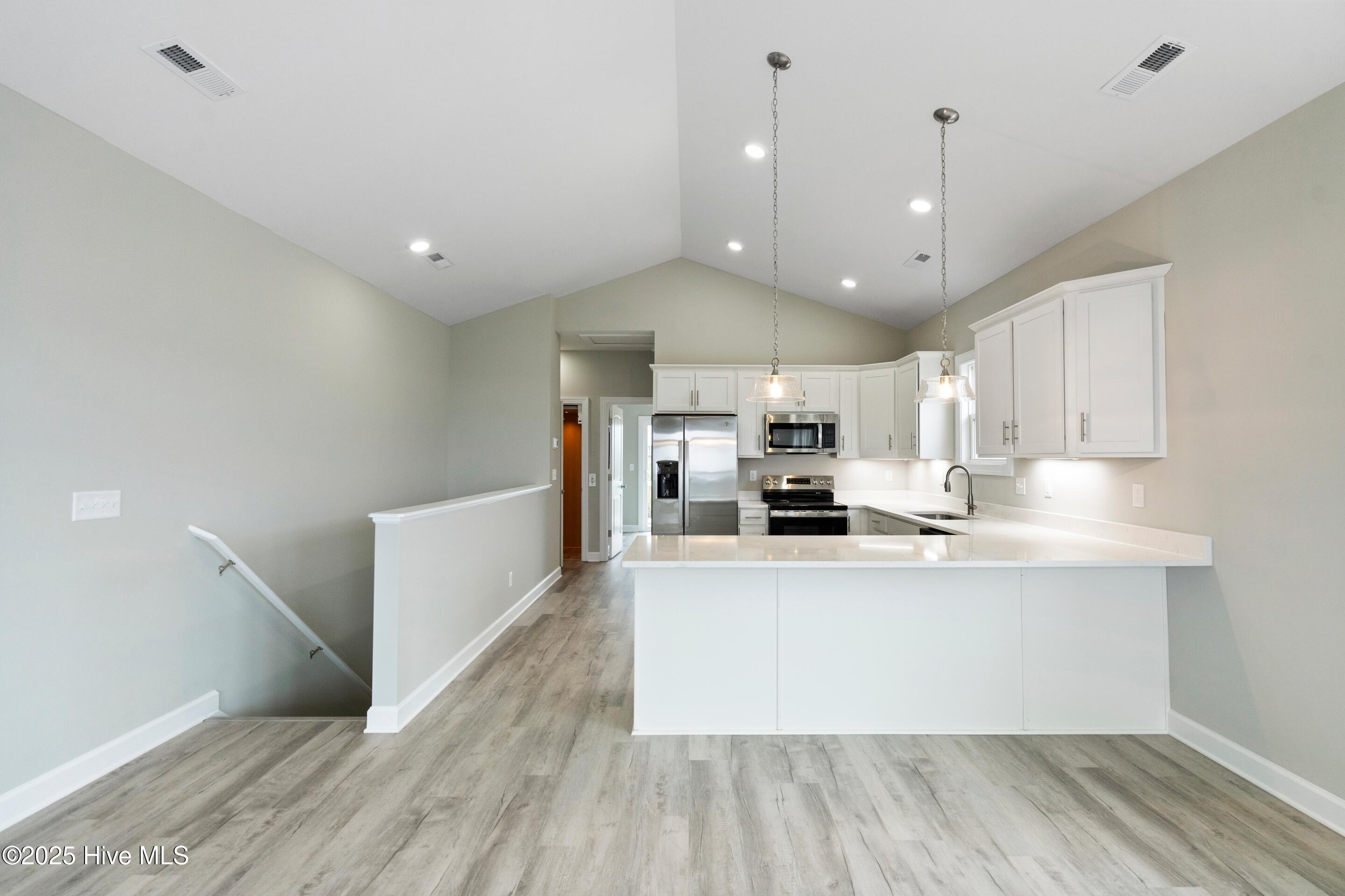 100525905 | Photo 41