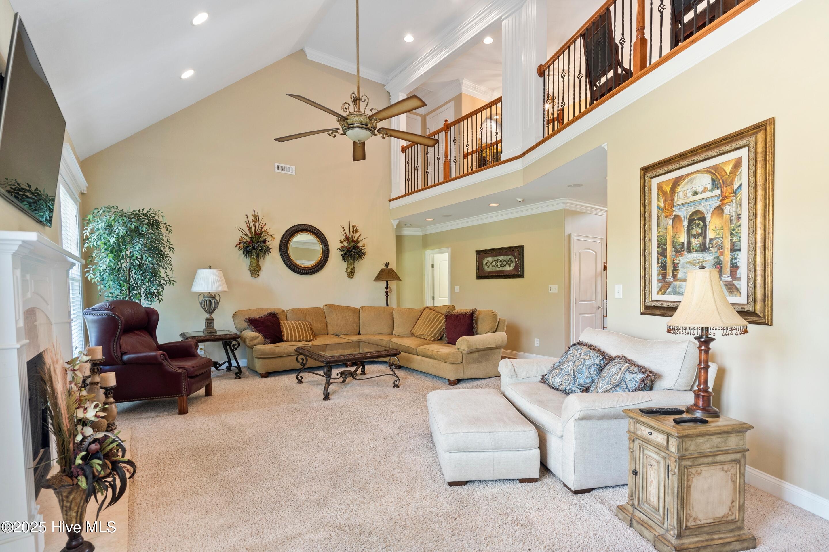 100518438 | Photo 13