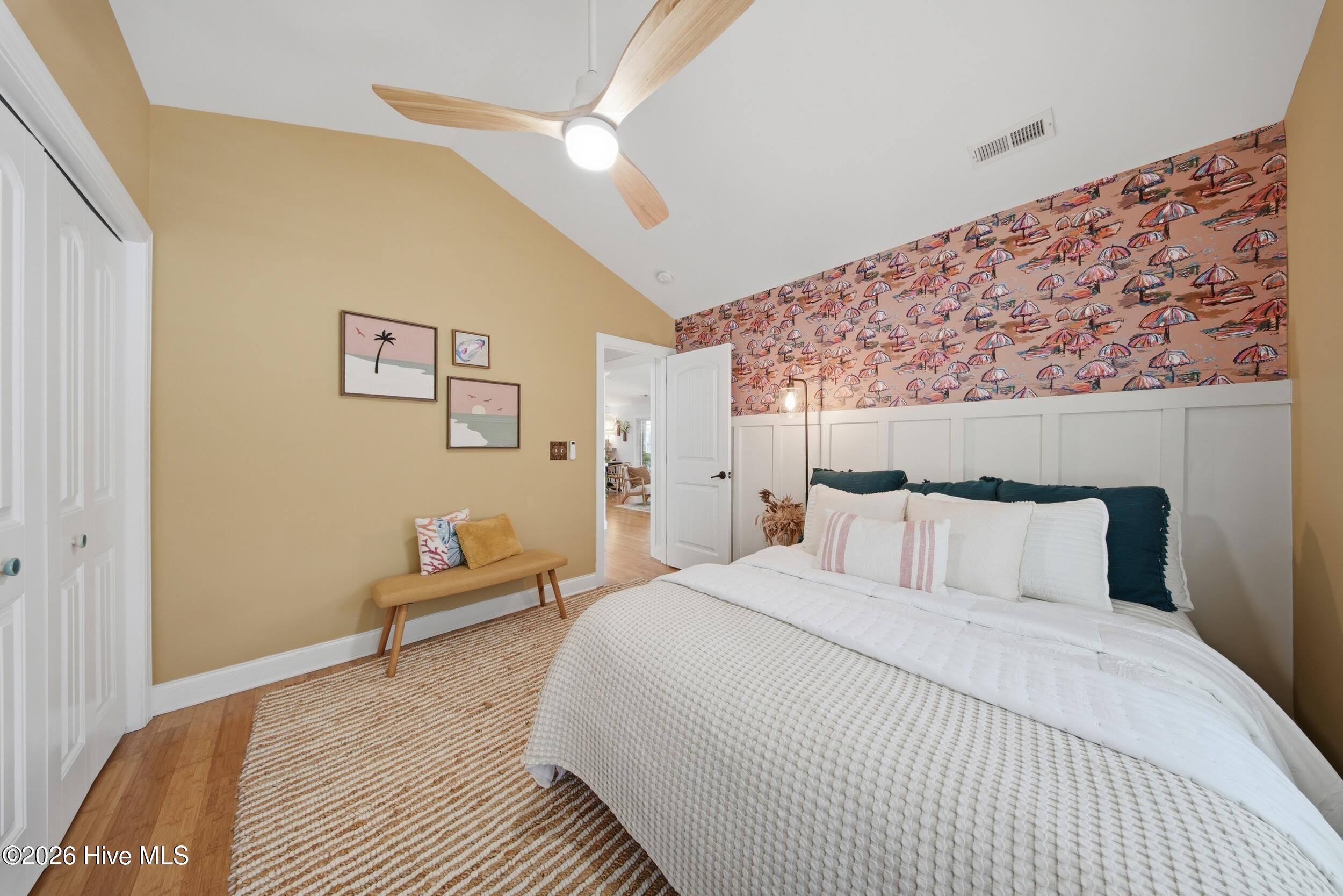 100561155 | Photo 53