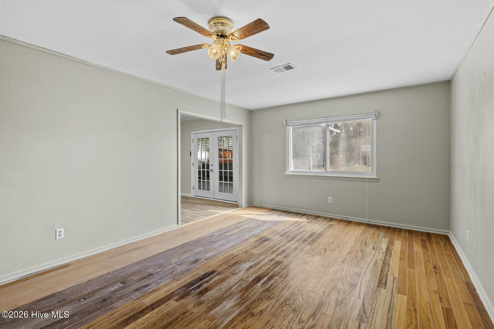 100560708 | Photo 17