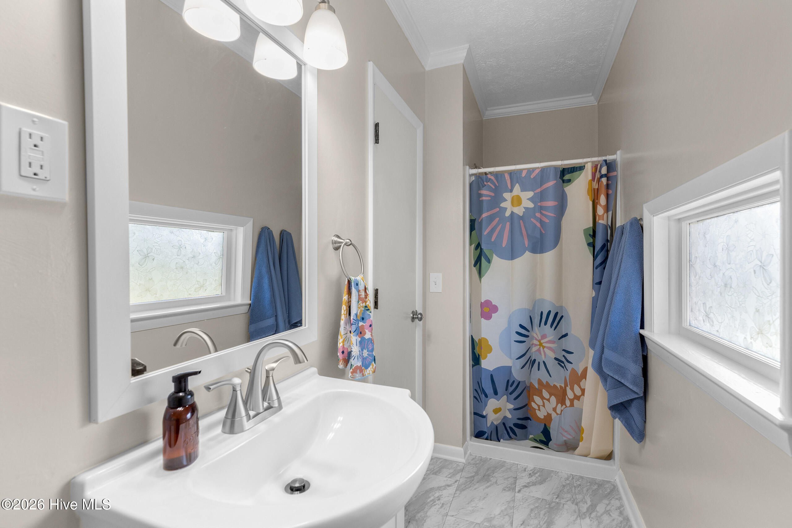 100567533 | Photo 20